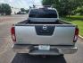 2007 SILVER /Gray NISSAN FRONTIER CREW CAB LE (1N6AD07U17C) with an 4.0L engine, Automatic transmission, located at 1221 Madison St., Shelbyville, TN, 37160, (931) 680-9439, 0.000000, 0.000000 - Photo#3