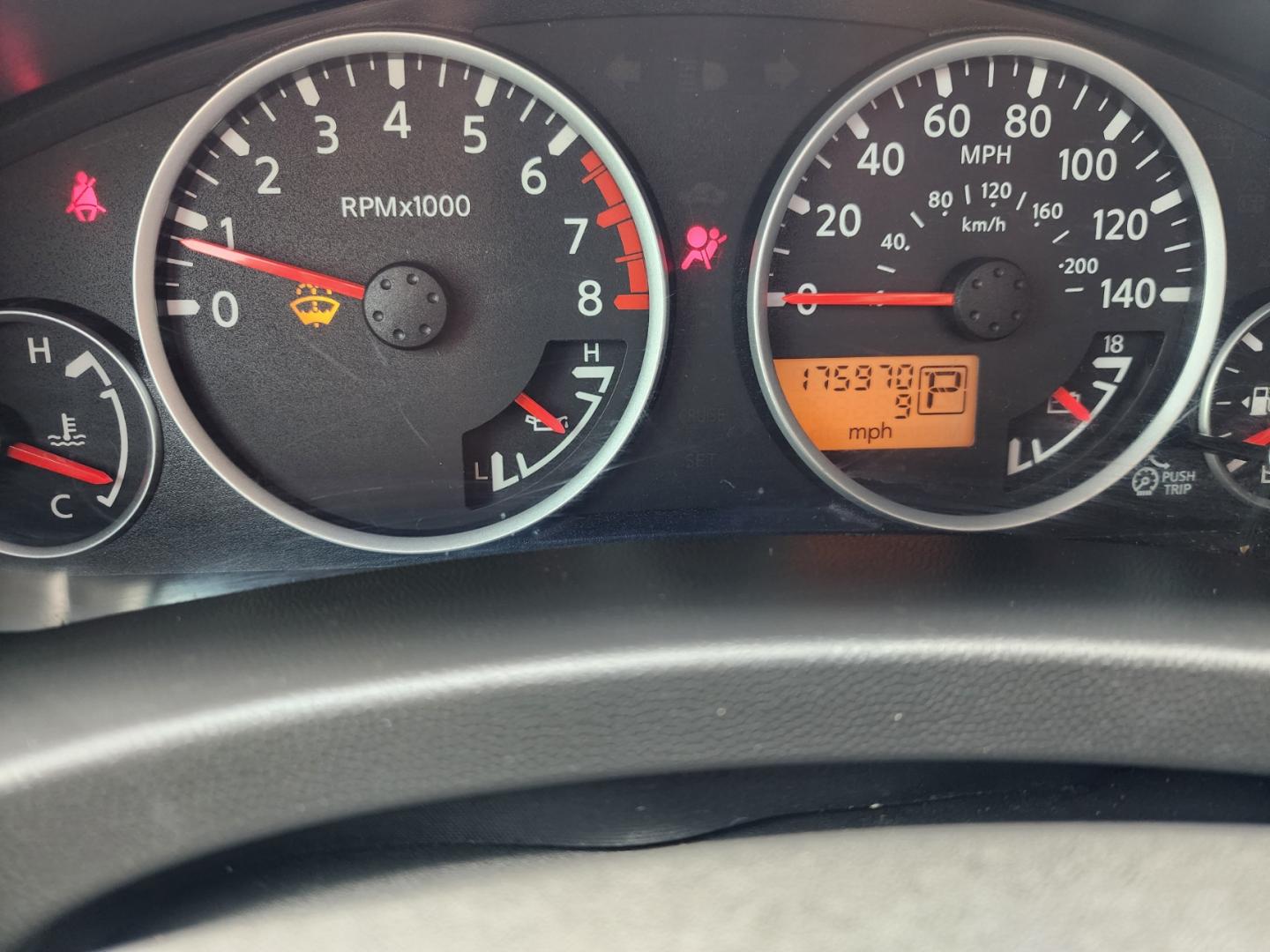 2007 SILVER /Gray NISSAN FRONTIER CREW CAB LE (1N6AD07U17C) with an 4.0L engine, Automatic transmission, located at 1221 Madison St., Shelbyville, TN, 37160, (931) 680-9439, 0.000000, 0.000000 - Photo#9