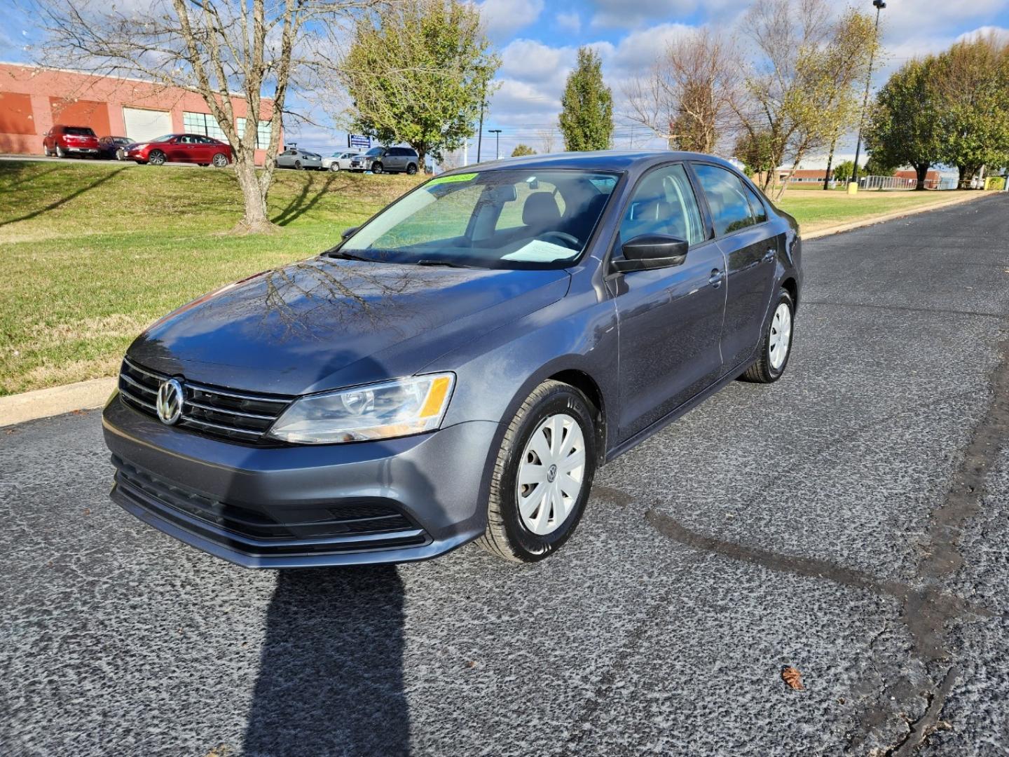 2016 GRAY /Gray Volkswagen Jetta 1.4T S 6A (3VW267AJ1GM) with an 1.4L L4 DOHC 20V engine, 6A transmission, located at 1221 Madison St., Shelbyville, TN, 37160, (931) 680-9439, 0.000000, 0.000000 - Photo#0