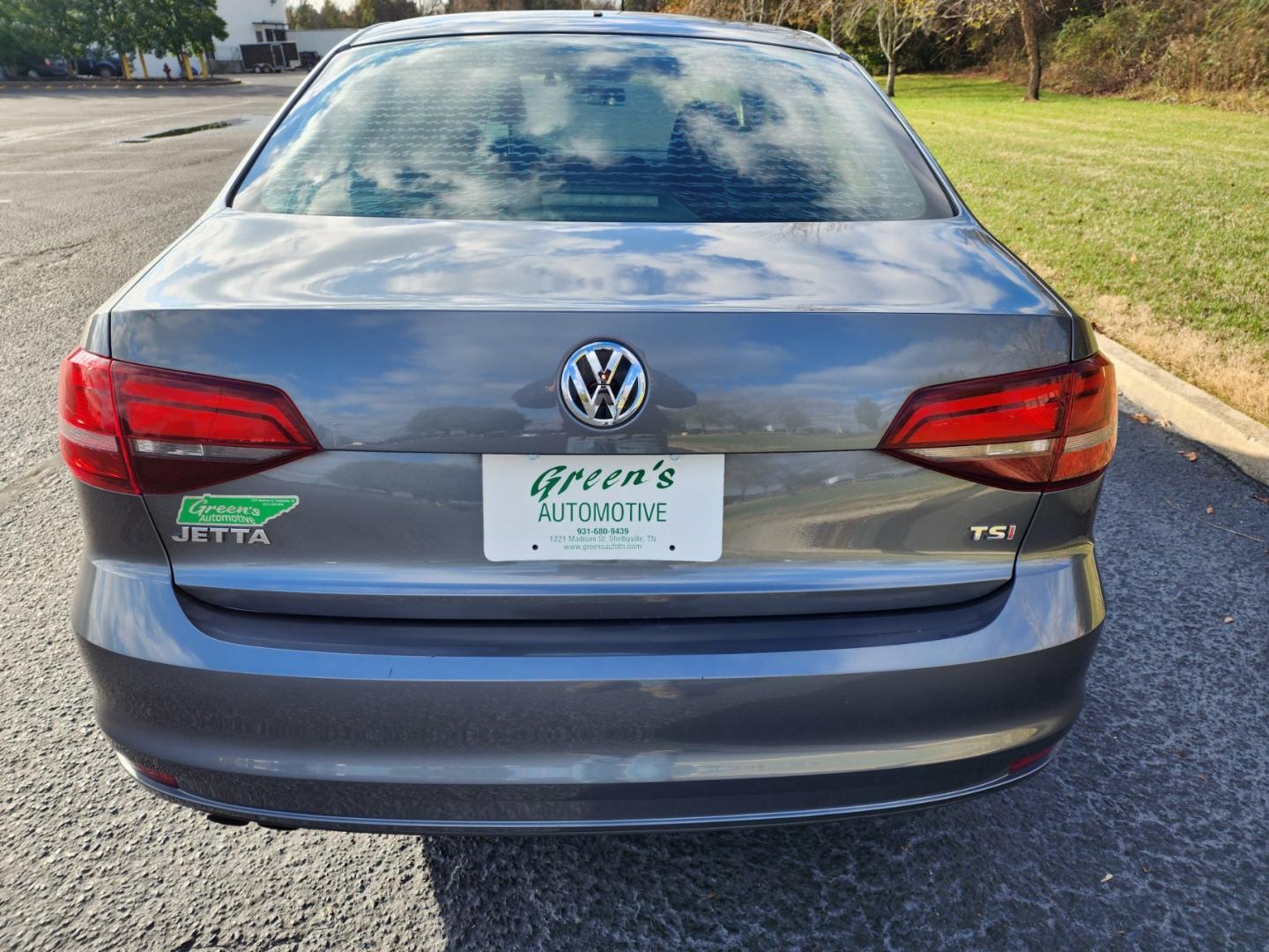 2016 GRAY /Gray Volkswagen Jetta 1.4T S 6A (3VW267AJ1GM) with an 1.4L L4 DOHC 20V engine, 6A transmission, located at 1221 Madison St., Shelbyville, TN, 37160, (931) 680-9439, 0.000000, 0.000000 - Photo#2
