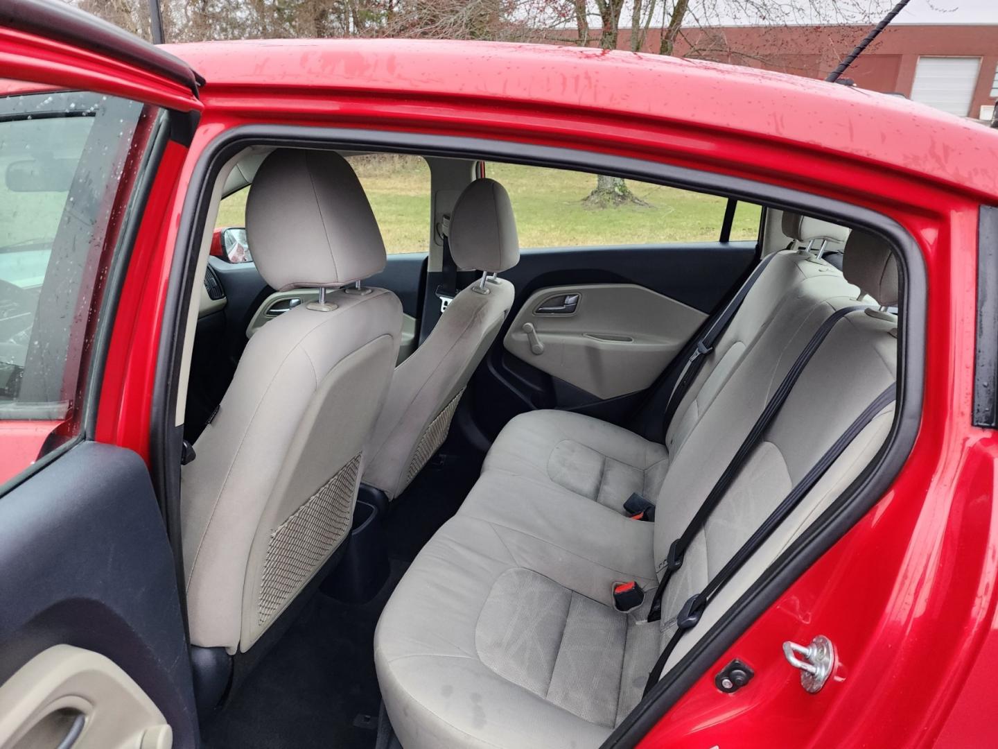 2015 RED /Gray Kia Rio LX (KNADM4A33F6) with an 1.6L L4 DOHC 16V engine, located at 1221 Madison St., Shelbyville, TN, 37160, (931) 680-9439, 0.000000, 0.000000 - Photo#3