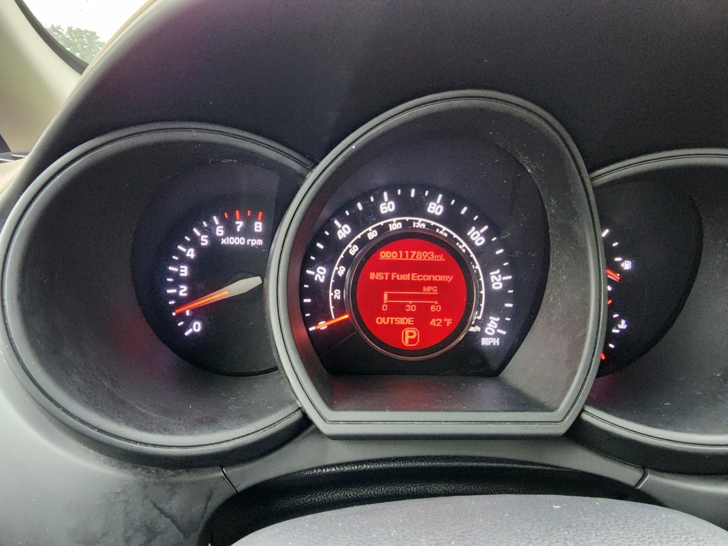 2015 RED /Gray Kia Rio LX (KNADM4A33F6) with an 1.6L L4 DOHC 16V engine, located at 1221 Madison St., Shelbyville, TN, 37160, (931) 680-9439, 0.000000, 0.000000 - Photo#6