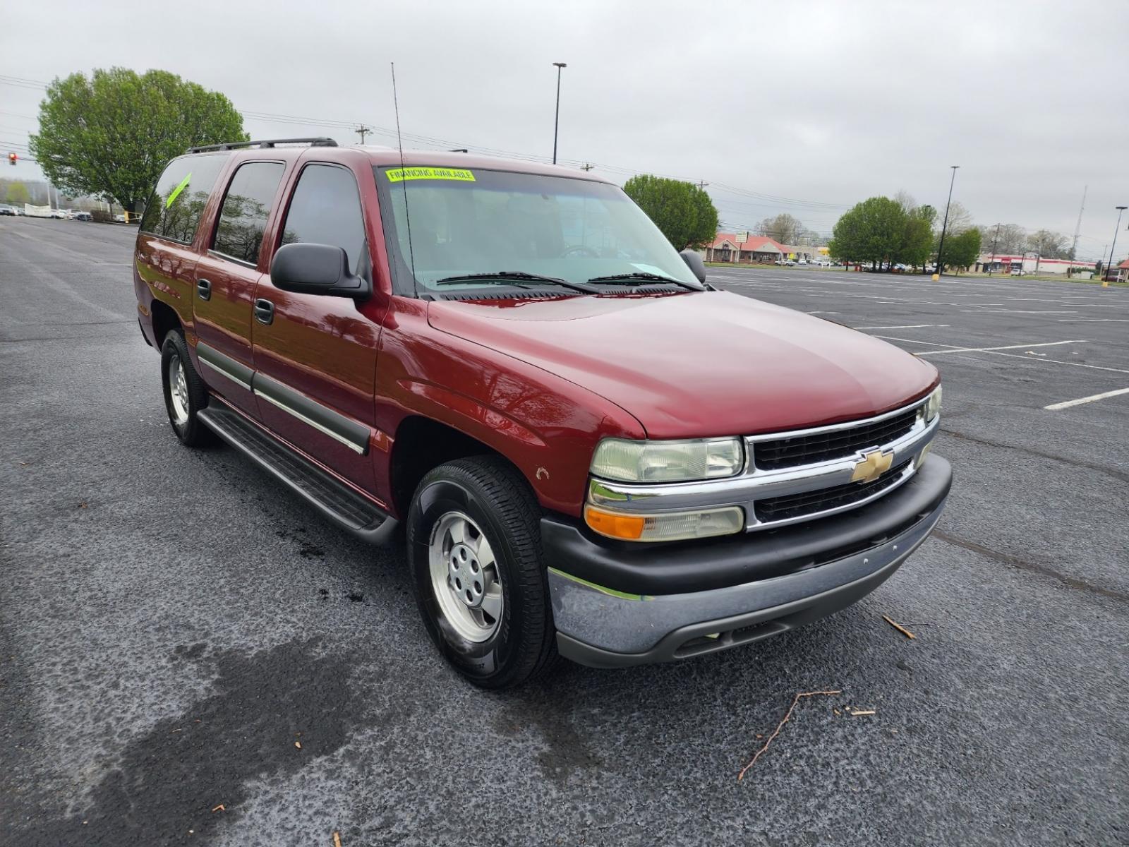 2003 Burgandy /Gray Chevrolet Suburban 1500 2WD (1GNEC16Z23J) with an 5.3L V8 OHV 16V FFV engine, 4-Speed Automatic Overdrive transmission, located at 1221 Madison St., Shelbyville, TN, 37160, (931) 680-9439, 0.000000, 0.000000 - Photo #1