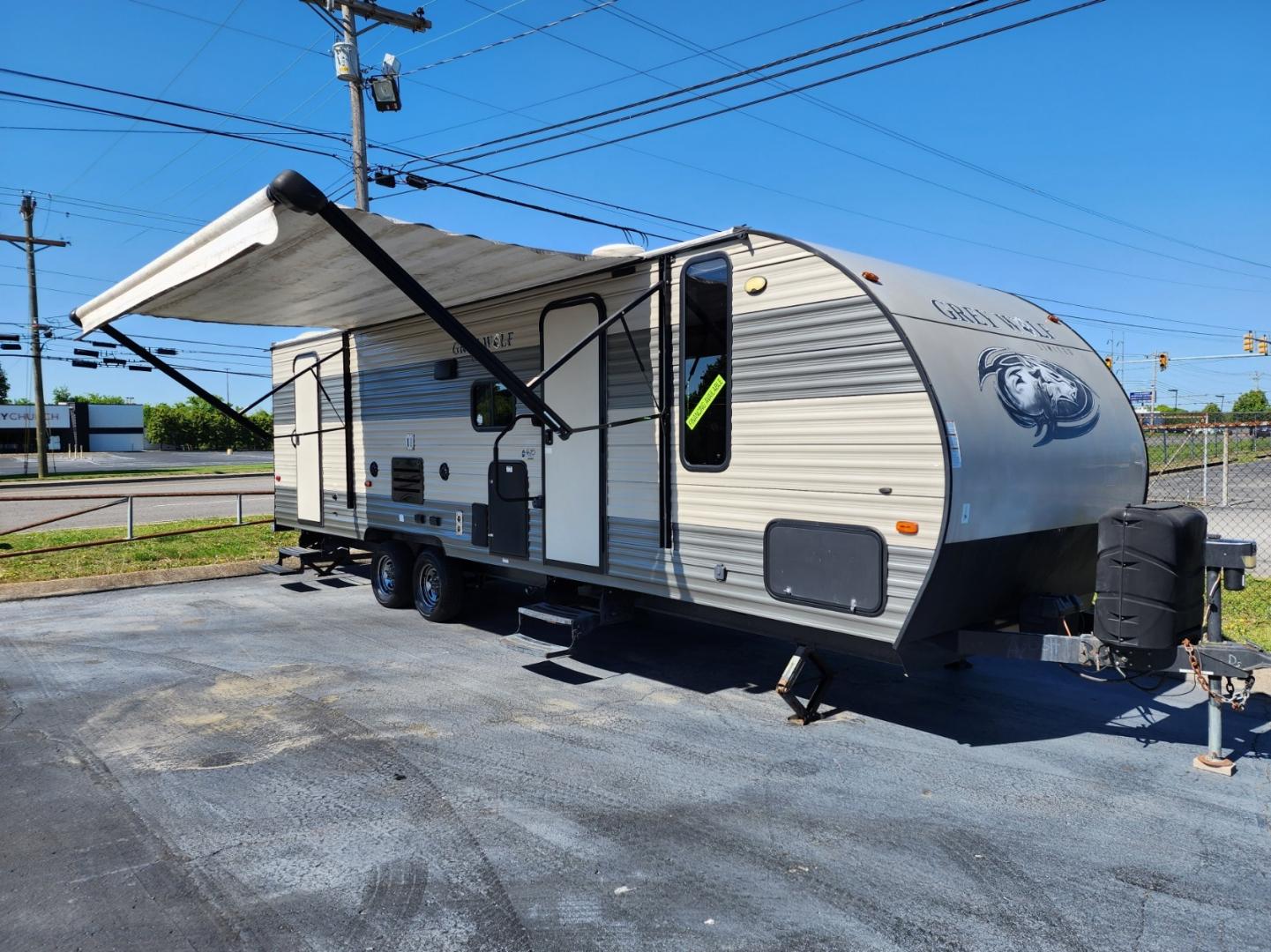 2018 Forest River Grey Wolf Limited - (4X4TCKB26JX) , located at 1221 Madison St., Shelbyville, TN, 37160, (931) 680-9439, 0.000000, 0.000000 - Photo#0