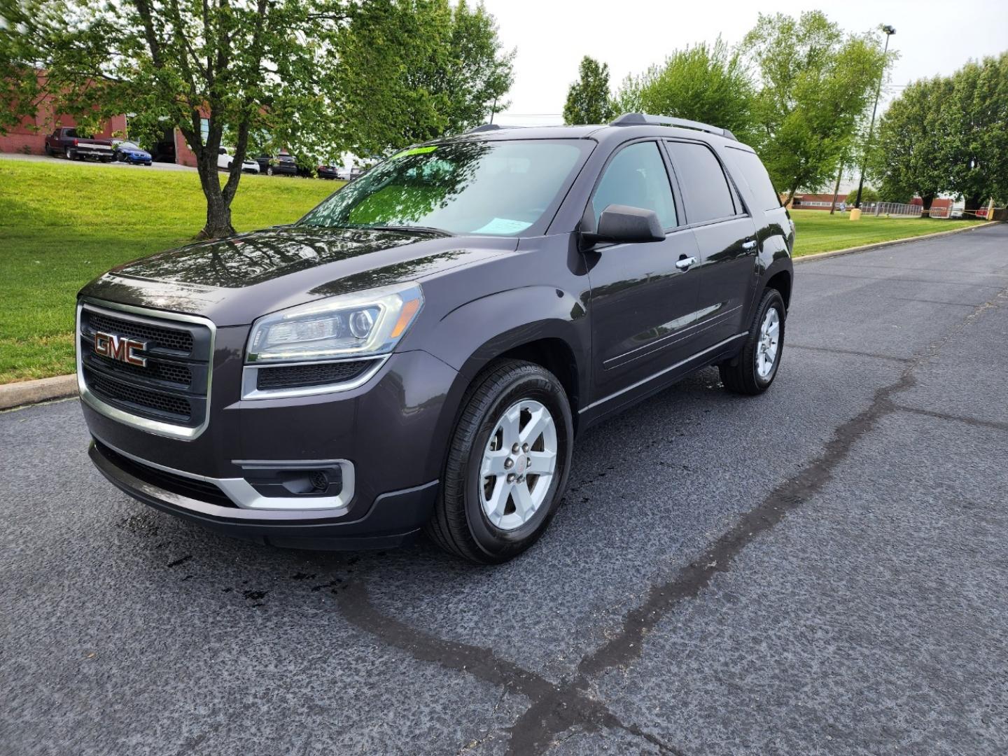 2014 BLACK GMC ACADIA SLE (1GKKRPKD9EJ) with an 3.6L engine, Automatic transmission, located at 1221 Madison St., Shelbyville, TN, 37160, (931) 680-9439, 0.000000, 0.000000 - Photo#0