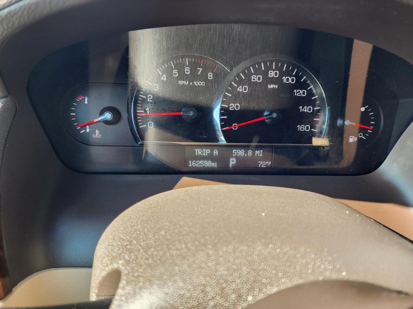 2007 GOLD /BEIGE CADILLAC SRX (1GYEE637570) with an 3.6L engine, Automatic transmission, located at 1221 Madison St., Shelbyville, TN, 37160, (931) 680-9439, 0.000000, 0.000000 - Photo#8