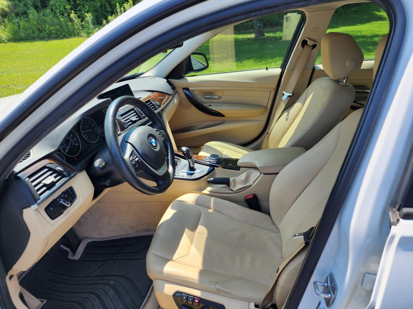 2015 WHITE BMW 328 XI SULEV (WBA3B5C55FF) with an 2.0L engine, Automatic transmission, located at 1221 Madison St., Shelbyville, TN, 37160, (931) 680-9439, 0.000000, 0.000000 - Photo#5