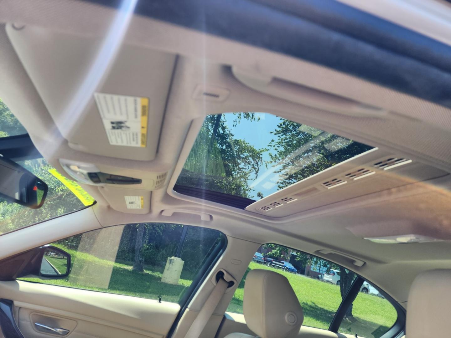 2015 WHITE BMW 328 XI SULEV (WBA3B5C55FF) with an 2.0L engine, Automatic transmission, located at 1221 Madison St., Shelbyville, TN, 37160, (931) 680-9439, 0.000000, 0.000000 - Photo#6