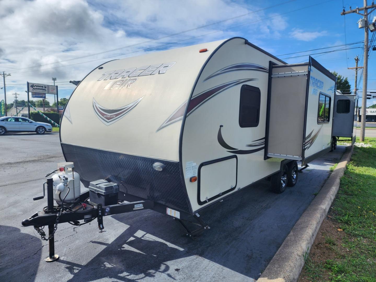 2016 Beige Forest River Tracer - (5ZT2TRLB9GB) , located at 1221 Madison St., Shelbyville, TN, 37160, (931) 680-9439, 0.000000, 0.000000 - Photo#3