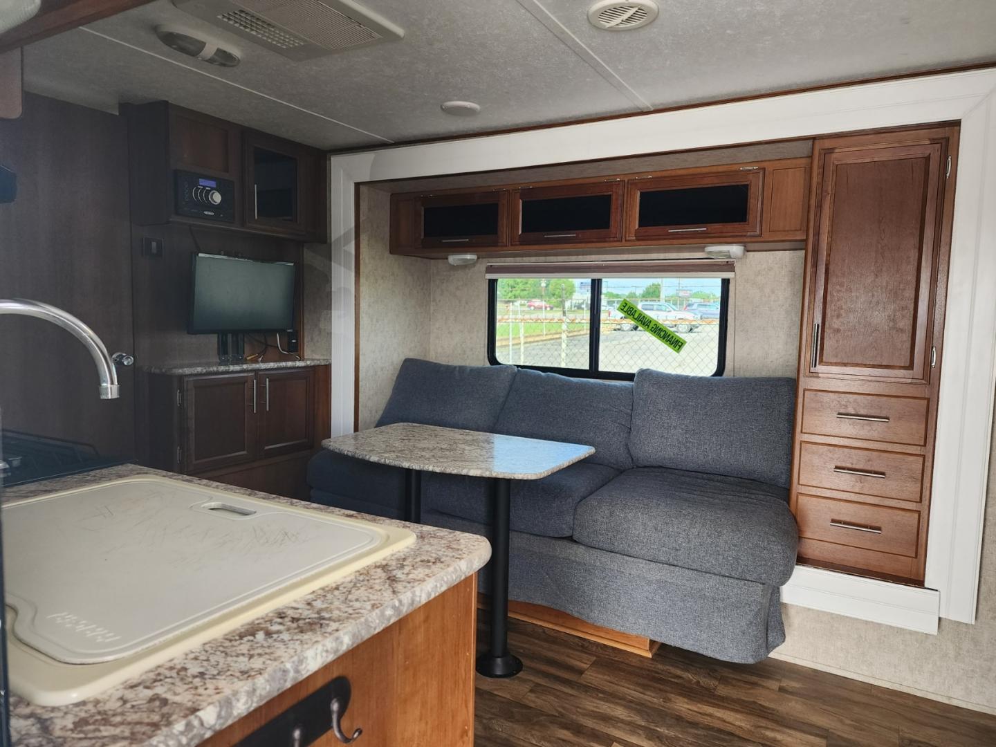 2016 Beige Forest River Tracer - (5ZT2TRLB9GB) , located at 1221 Madison St., Shelbyville, TN, 37160, (931) 680-9439, 0.000000, 0.000000 - Photo#6