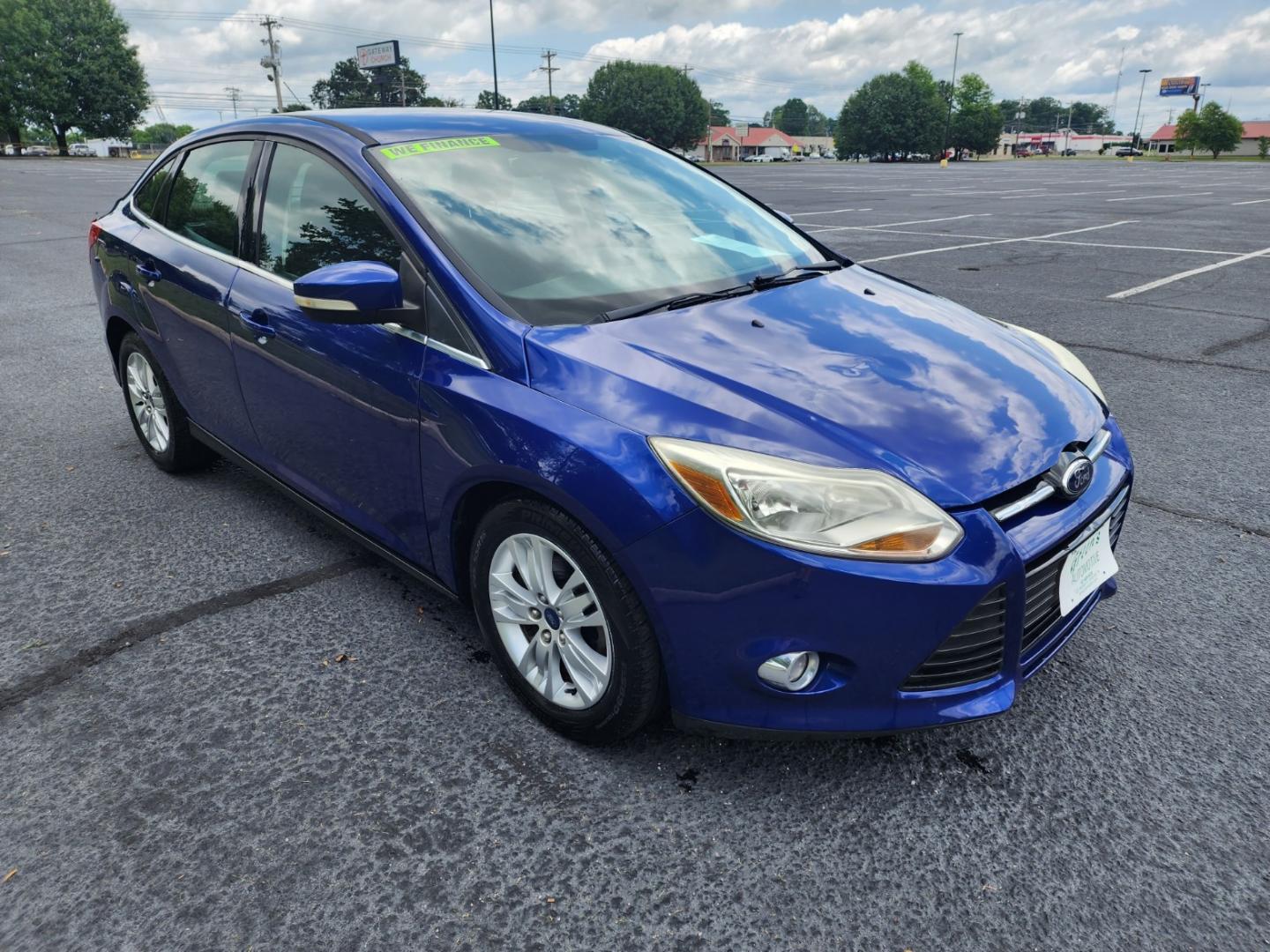 2012 BLUE FORD FOCUS SEL (1FAHP3H22CL) with an 2.0L engine, Automatic transmission, located at 1221 Madison St., Shelbyville, TN, 37160, (931) 680-9439, 0.000000, 0.000000 - Photo#1
