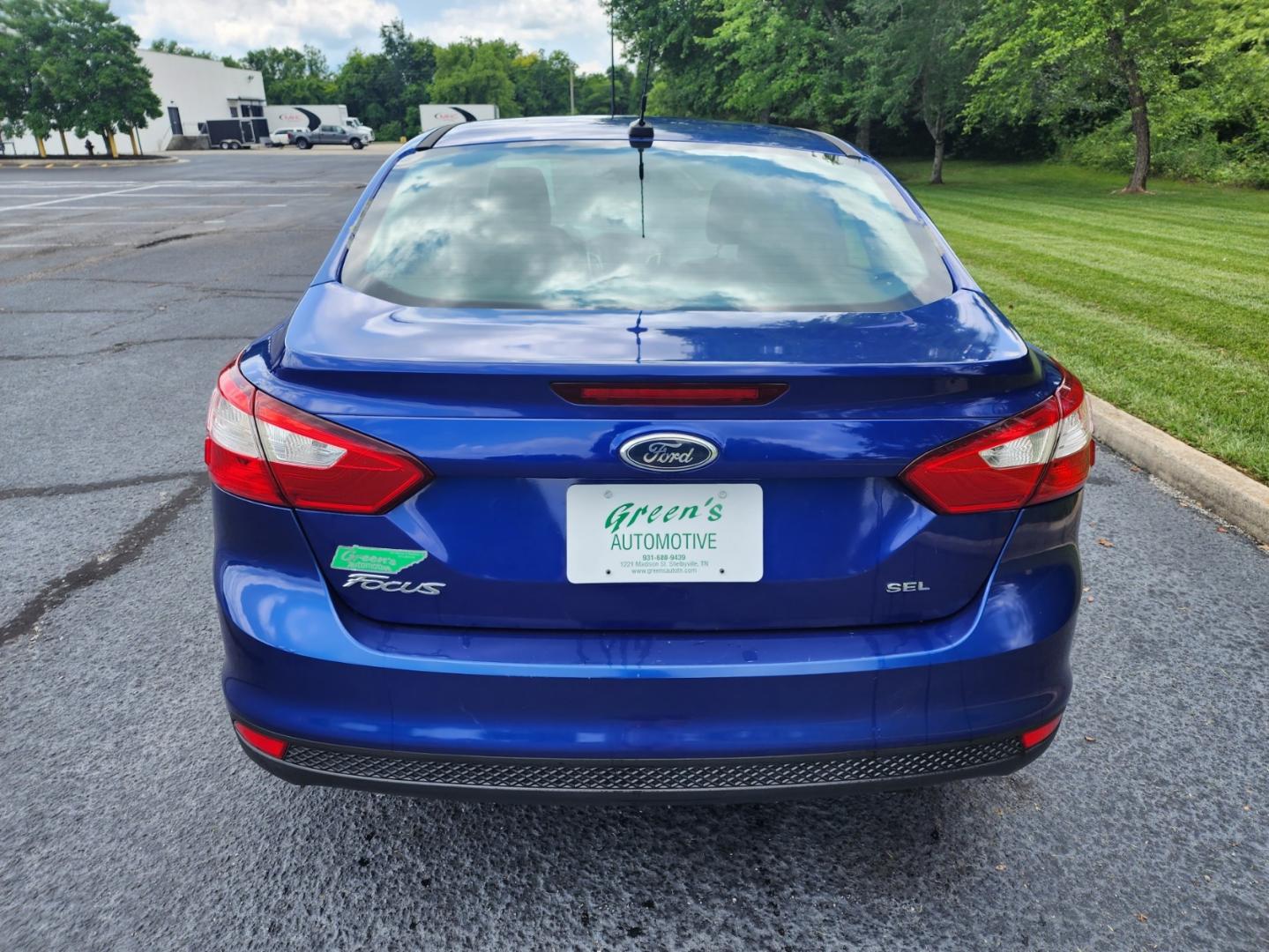 2012 BLUE FORD FOCUS SEL (1FAHP3H22CL) with an 2.0L engine, Automatic transmission, located at 1221 Madison St., Shelbyville, TN, 37160, (931) 680-9439, 0.000000, 0.000000 - Photo#2