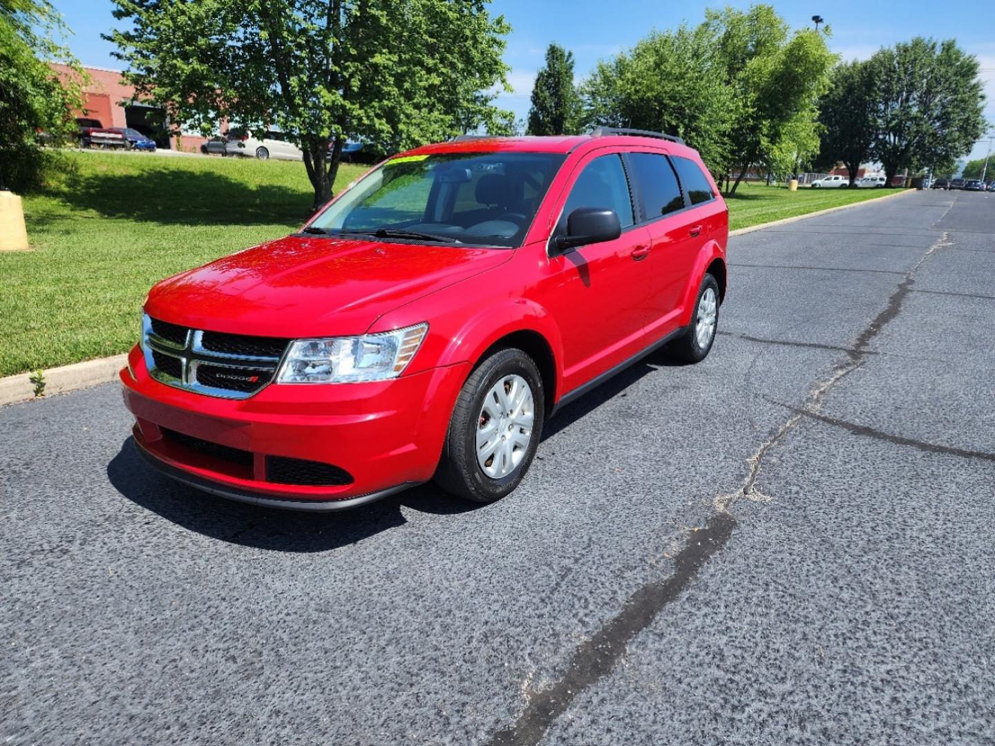 2020 RED DODGE JOURNEY SE (3C4PDCAB3LT) with an 2.4L engine, Automatic transmission, located at 1221 Madison St., Shelbyville, TN, 37160, (931) 680-9439, 0.000000, 0.000000 - Photo#0