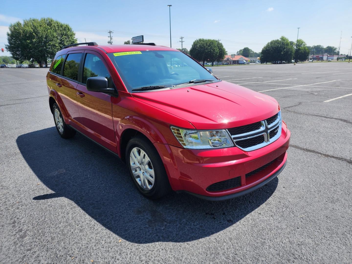 2020 RED DODGE JOURNEY SE (3C4PDCAB3LT) with an 2.4L engine, Automatic transmission, located at 1221 Madison St., Shelbyville, TN, 37160, (931) 680-9439, 0.000000, 0.000000 - Photo#1