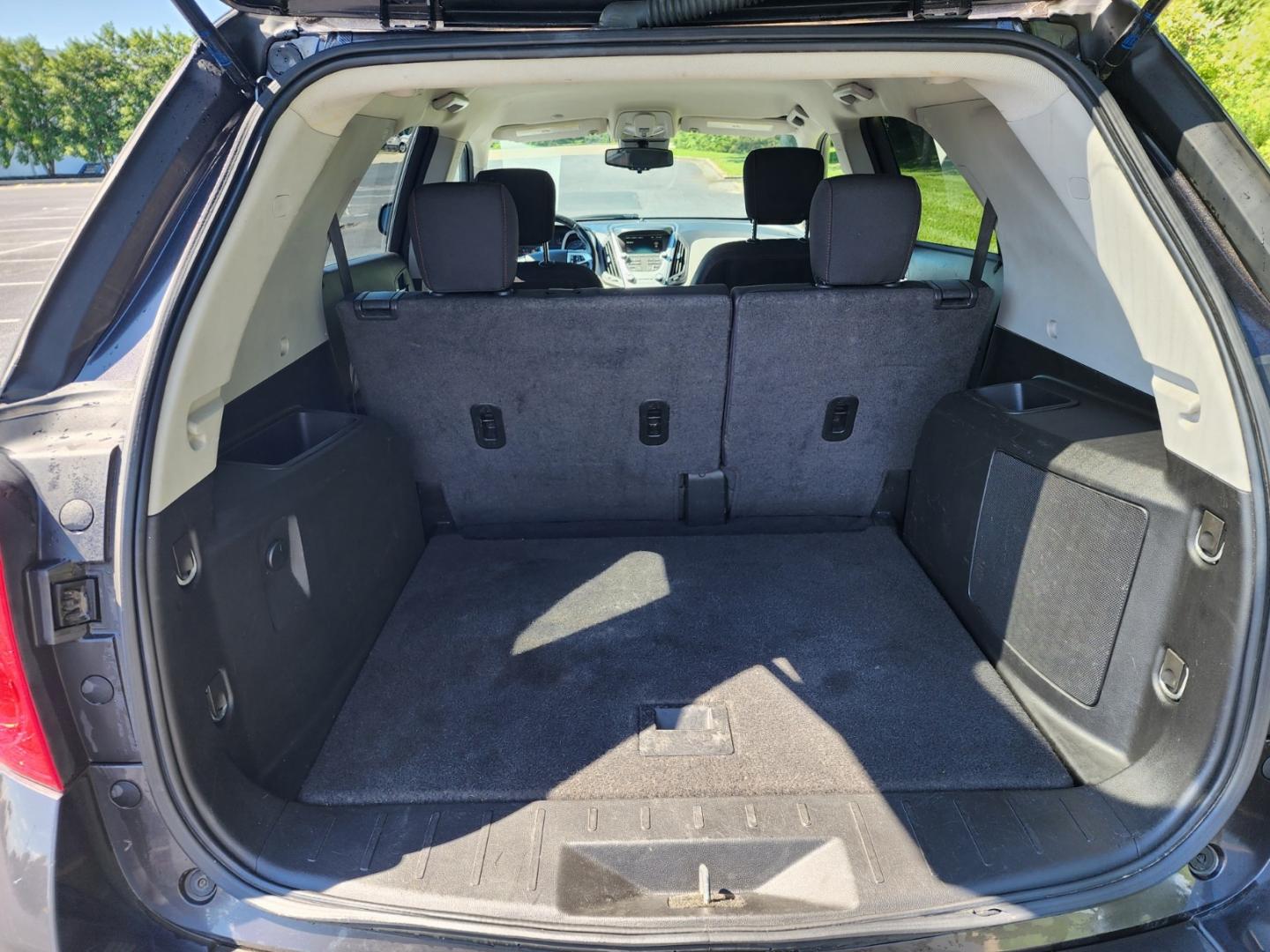 2015 GRAY /Black Chevrolet Equinox 1LT 2WD (2GNALBEKXF6) with an 2.4L L4 DOHC 16V FFV engine, 6-Speed Automatic transmission, located at 1221 Madison St., Shelbyville, TN, 37160, (931) 680-9439, 0.000000, 0.000000 - Photo#3