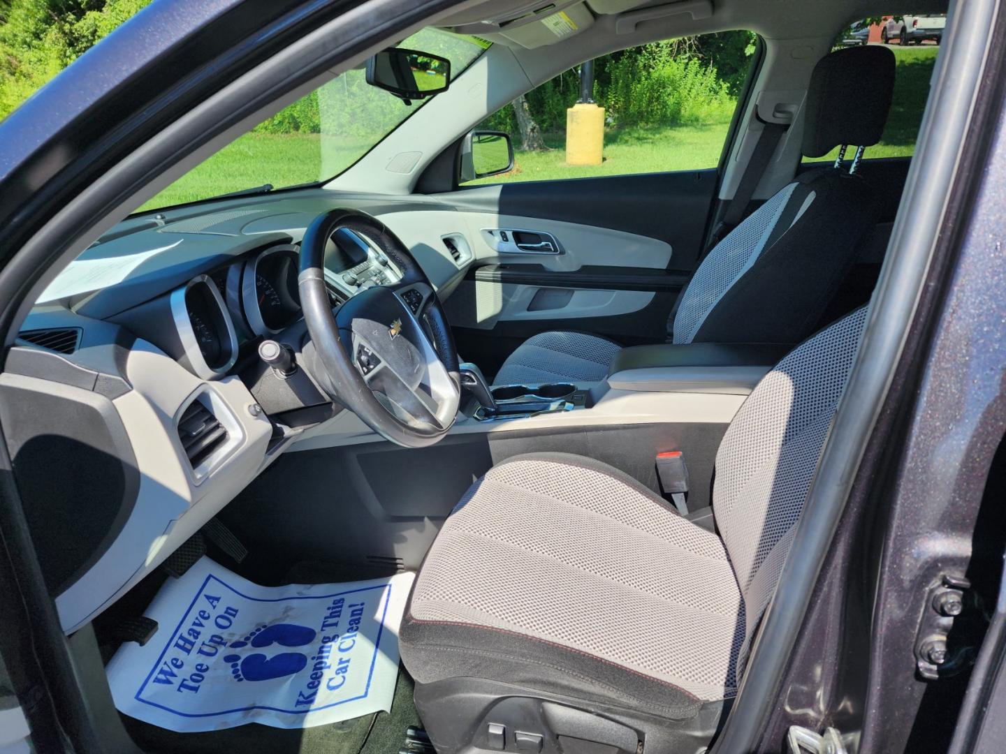 2015 GRAY /Black Chevrolet Equinox 1LT 2WD (2GNALBEKXF6) with an 2.4L L4 DOHC 16V FFV engine, 6-Speed Automatic transmission, located at 1221 Madison St., Shelbyville, TN, 37160, (931) 680-9439, 0.000000, 0.000000 - Photo#5