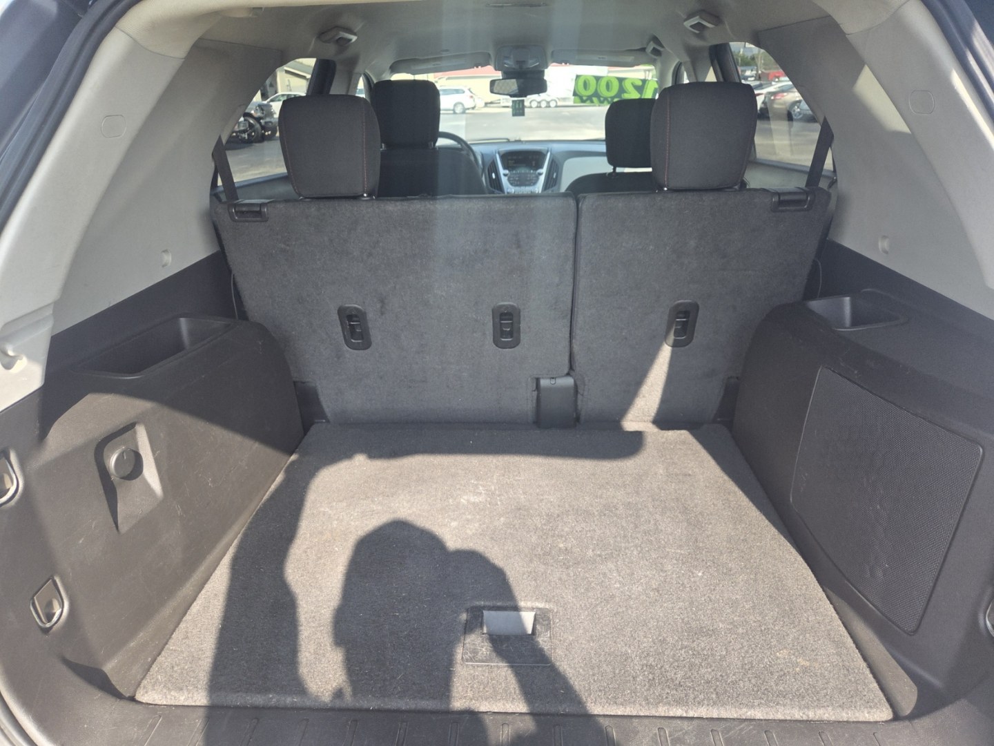 2015 GRAY /Black Chevrolet Equinox 1LT 2WD (2GNALBEKXF6) with an 2.4L L4 DOHC 16V FFV engine, 6-Speed Automatic transmission, located at 1221 Madison St., Shelbyville, TN, 37160, (931) 680-9439, 0.000000, 0.000000- Photo#3