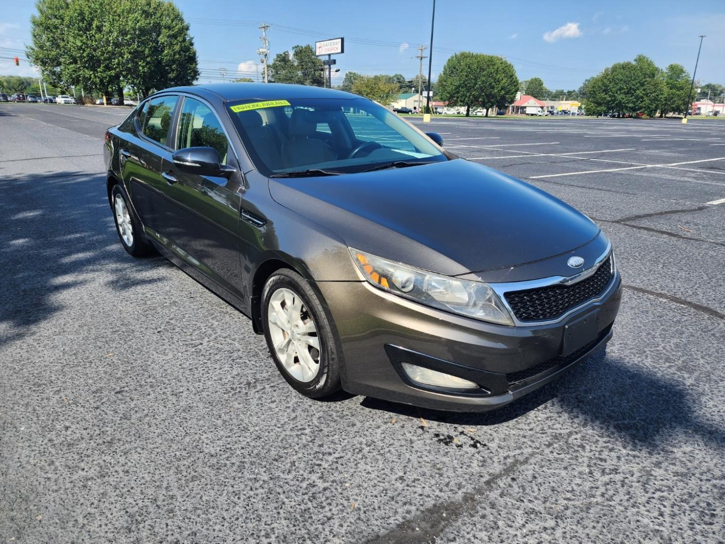 2013 GRAY /BEIGE Kia Optima EX (5XXGN4A7XDG) with an 2.4L L4 DOHC 16V engine, 6-Speed Automatic transmission, located at 1221 Madison St., Shelbyville, TN, 37160, (931) 680-9439, 0.000000, 0.000000 - Photo#1
