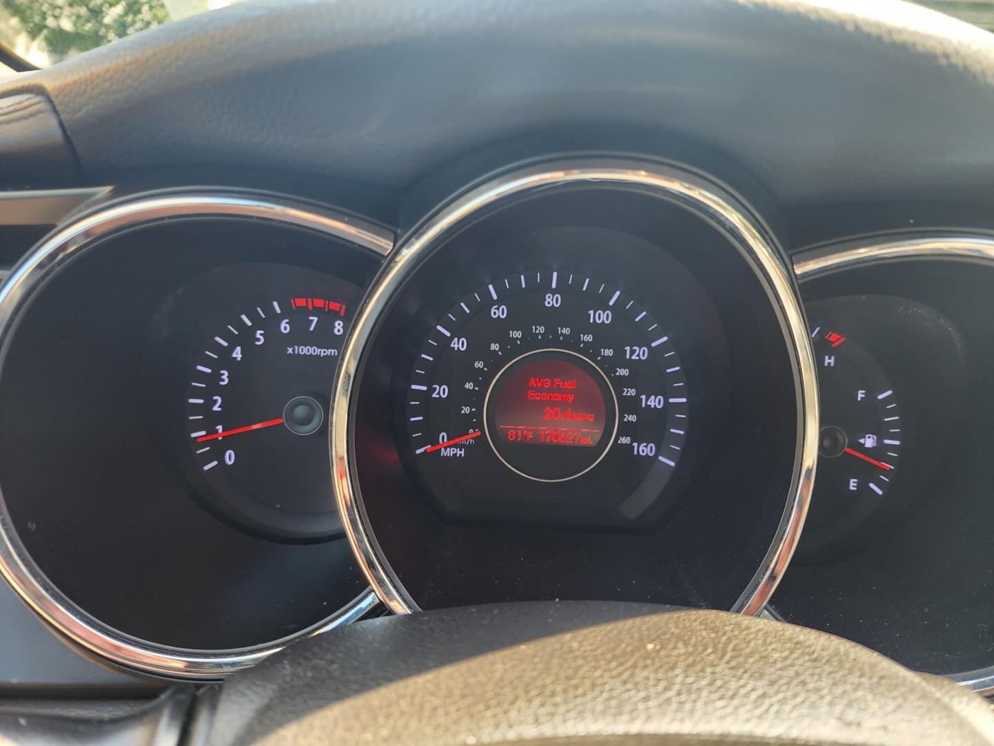 2013 GRAY /BEIGE Kia Optima EX (5XXGN4A7XDG) with an 2.4L L4 DOHC 16V engine, 6-Speed Automatic transmission, located at 1221 Madison St., Shelbyville, TN, 37160, (931) 680-9439, 0.000000, 0.000000 - Photo#7