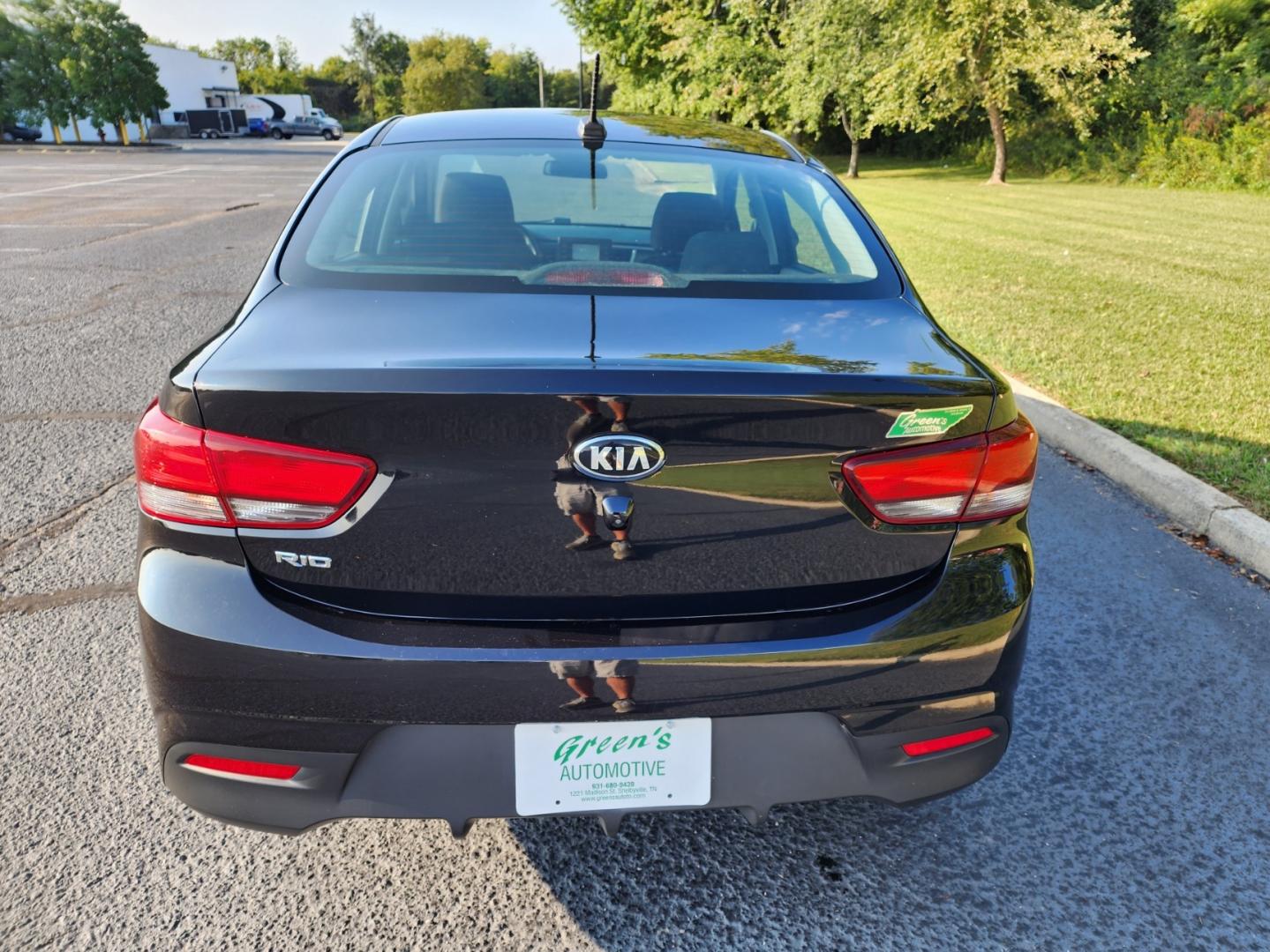 2019 BLACK /Black Kia Rio S (3KPA24ABXKE) with an 1.6L L4 DOHC 16V engine, 6A transmission, located at 1221 Madison St., Shelbyville, TN, 37160, (931) 680-9439, 0.000000, 0.000000 - Photo#2