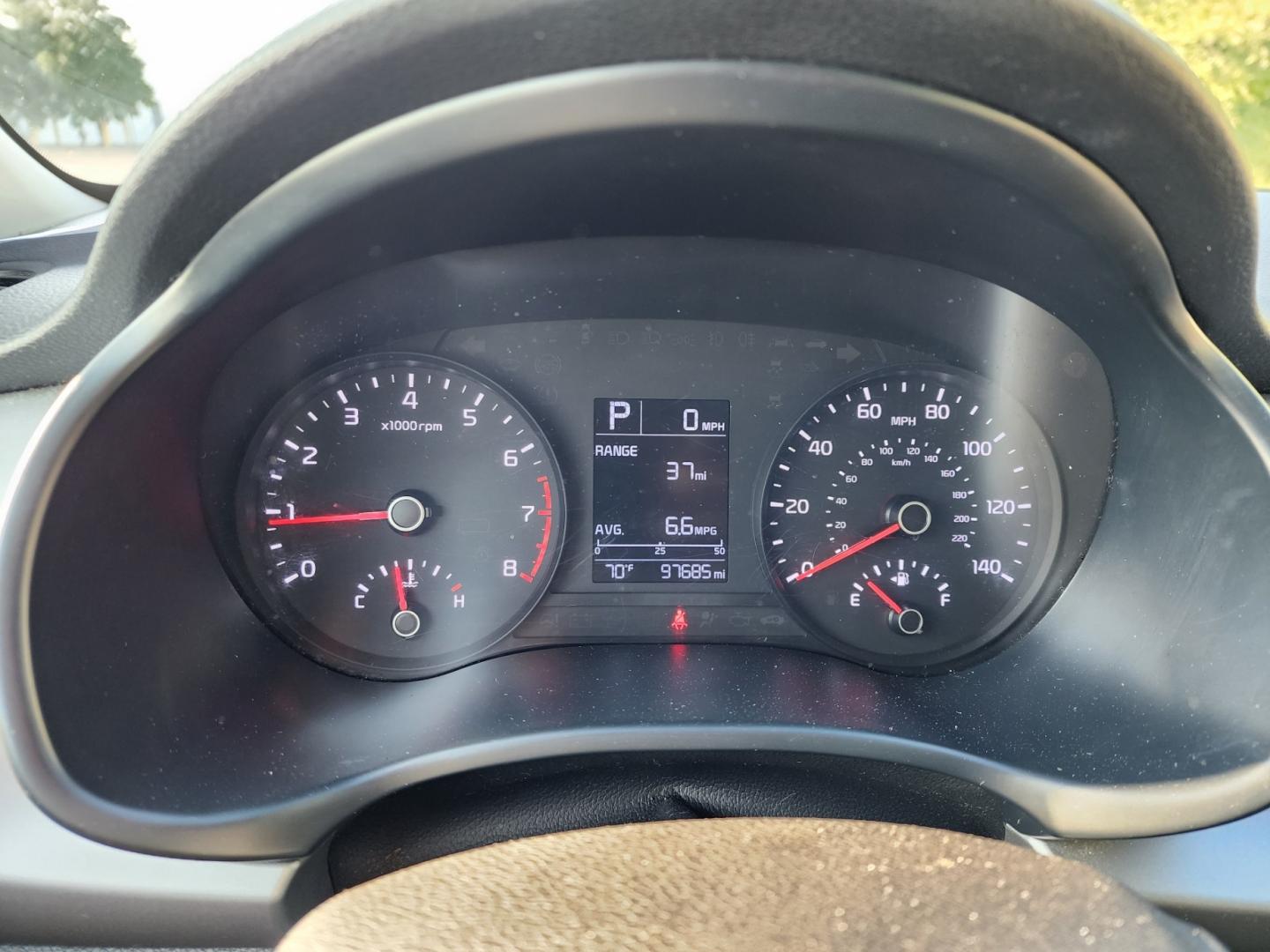 2019 BLACK /Black Kia Rio S (3KPA24ABXKE) with an 1.6L L4 DOHC 16V engine, 6A transmission, located at 1221 Madison St., Shelbyville, TN, 37160, (931) 680-9439, 0.000000, 0.000000 - Photo#6