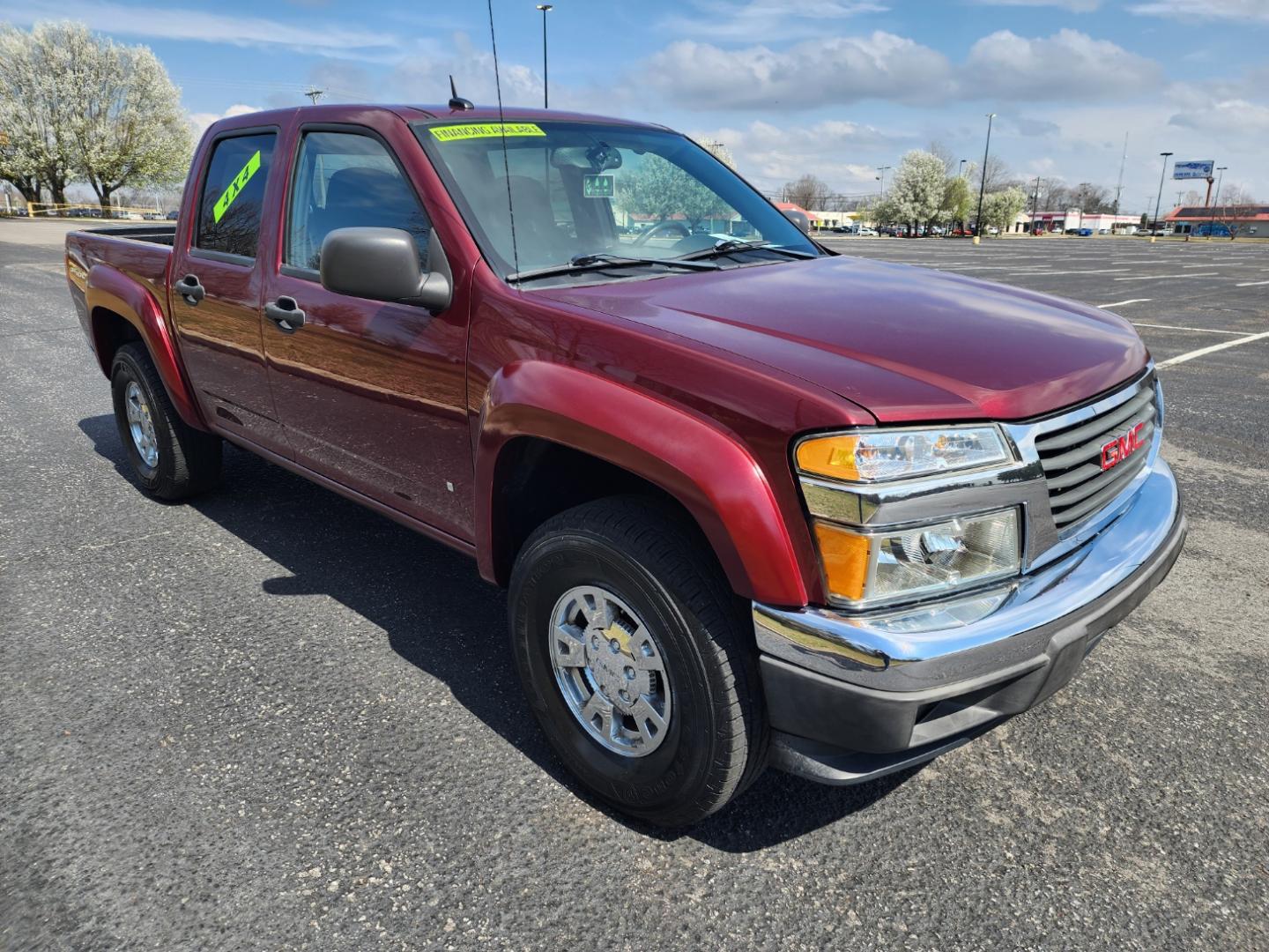 2008 Maroon /Gray GMC Canyon SLE Crew Cab 4WD (1GTDT43E888) with an 3.7L L5 DOHC 20V engine, 4-Speed Automatic transmission, located at 1221 Madison St., Shelbyville, TN, 37160, (931) 680-9439, 0.000000, 0.000000 - Photo#1