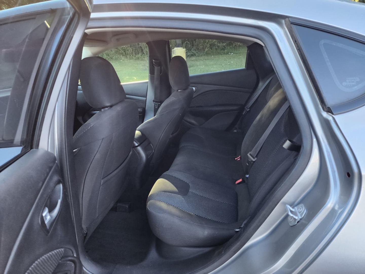 2016 GRAY /Black Dodge Dart SE (1C3CDFAAXGD) with an 2.0L L4 DOHC 16V TURBO engine, Automatic transmission, located at 1221 Madison St., Shelbyville, TN, 37160, (931) 680-9439, 0.000000, 0.000000 - Photo#3