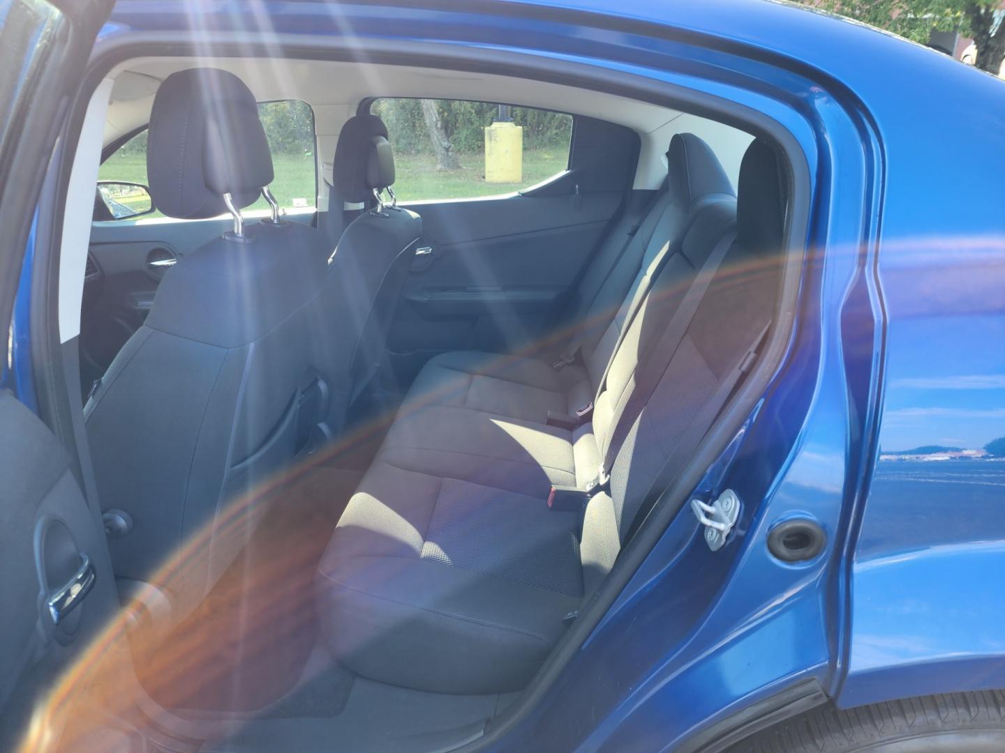 2010 Blue /Black Dodge Avenger SXT (1B3CC4FB8AN) with an 2.4L L4 DOHC 16V engine, 4-Speed Automatic transmission, located at 1221 Madison St., Shelbyville, TN, 37160, (931) 680-9439, 0.000000, 0.000000 - Photo#3