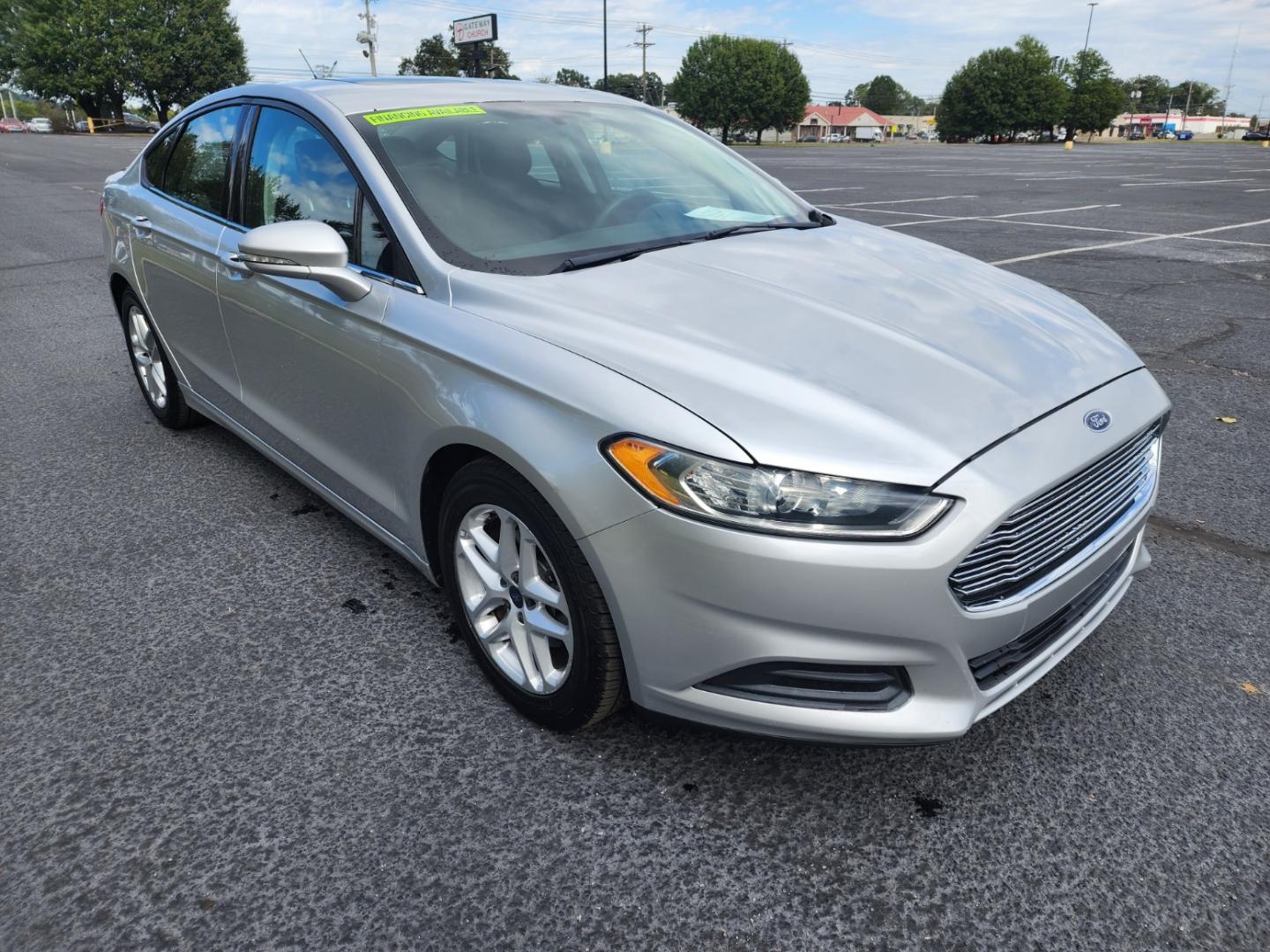2013 Silver /Black Ford Fusion SE (3FA6P0HR8DR) with an 1.6L L4 DOHC 16V engine, Automatic transmission, located at 1221 Madison St., Shelbyville, TN, 37160, (931) 680-9439, 0.000000, 0.000000 - Photo#1
