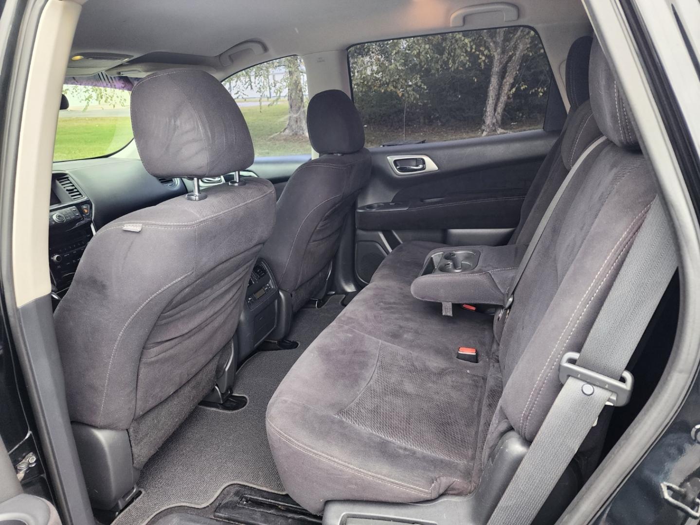 2013 BLACK /Black Nissan Pathfinder S 2WD (5N1AR2MNXDC) with an 3.5L V6 DOHC 24V engine, Continuously Variable Transmission transmission, located at 1221 Madison St., Shelbyville, TN, 37160, (931) 680-9439, 0.000000, 0.000000 - Photo#5