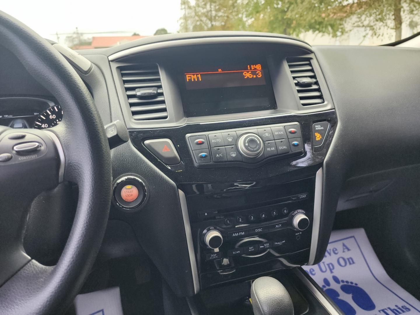 2013 BLACK /Black Nissan Pathfinder S 2WD (5N1AR2MNXDC) with an 3.5L V6 DOHC 24V engine, Continuously Variable Transmission transmission, located at 1221 Madison St., Shelbyville, TN, 37160, (931) 680-9439, 0.000000, 0.000000 - Photo#7