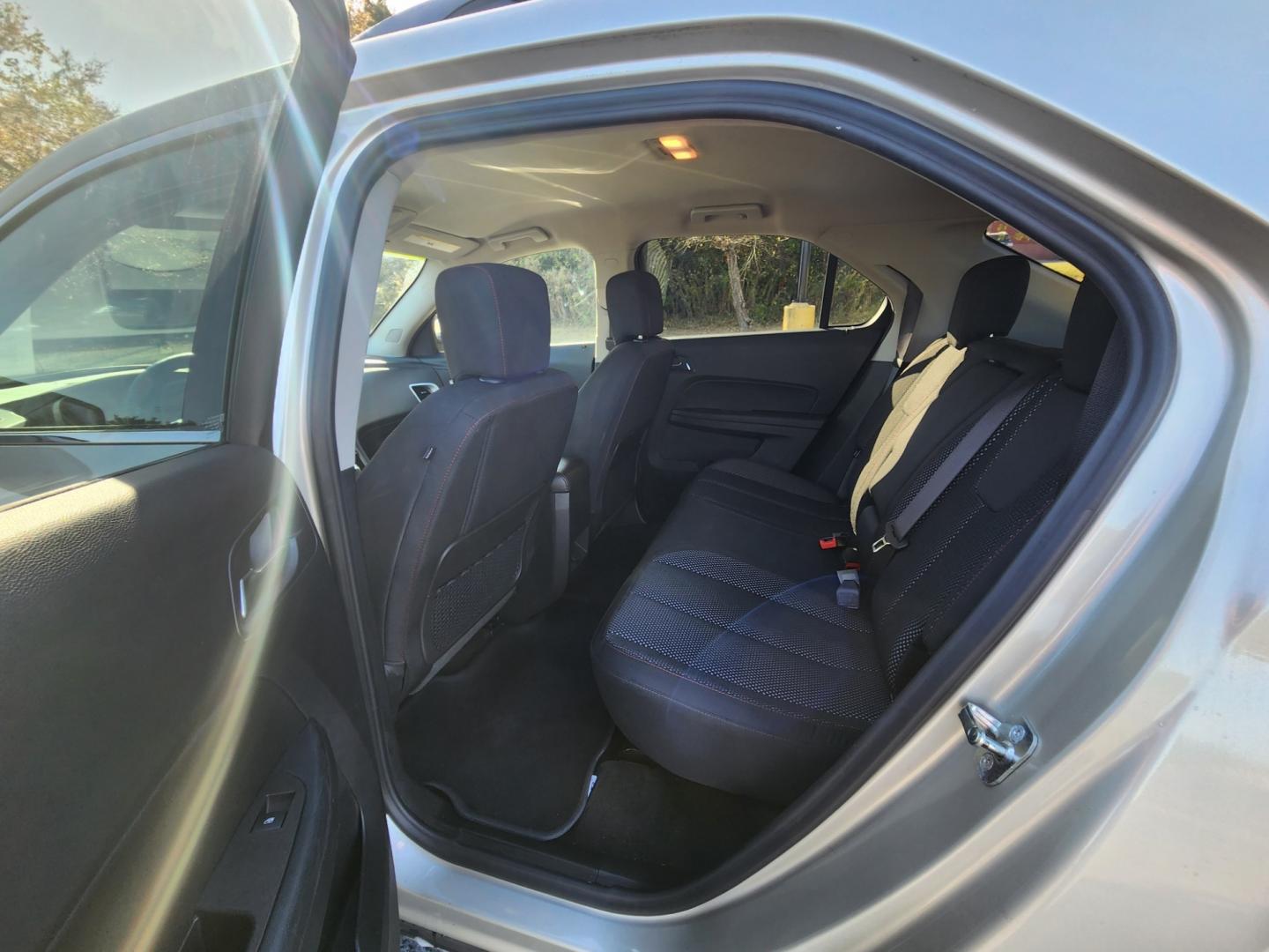 2016 Gold /Gray Chevrolet Equinox LT 2WD (2GNALCEK8G1) with an 2.4L L4 DOHC 16V FFV engine, 6A transmission, located at 1221 Madison St., Shelbyville, TN, 37160, (931) 680-9439, 0.000000, 0.000000 - Photo#3