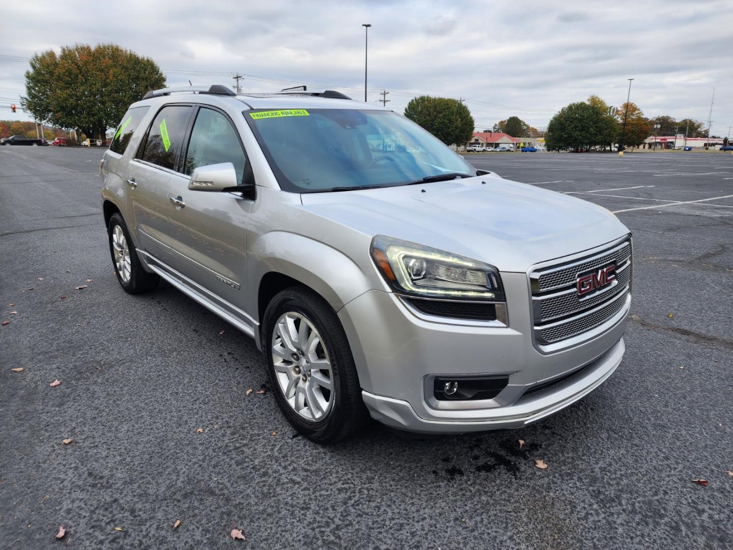 2015 Silver /Black GMC Acadia Denali FWD (1GKKRTKDXFJ) with an 3.6L V6 DOHC 24V engine, 6-Speed Automatic transmission, located at 1221 Madison St., Shelbyville, TN, 37160, (931) 680-9439, 0.000000, 0.000000 - Photo#1