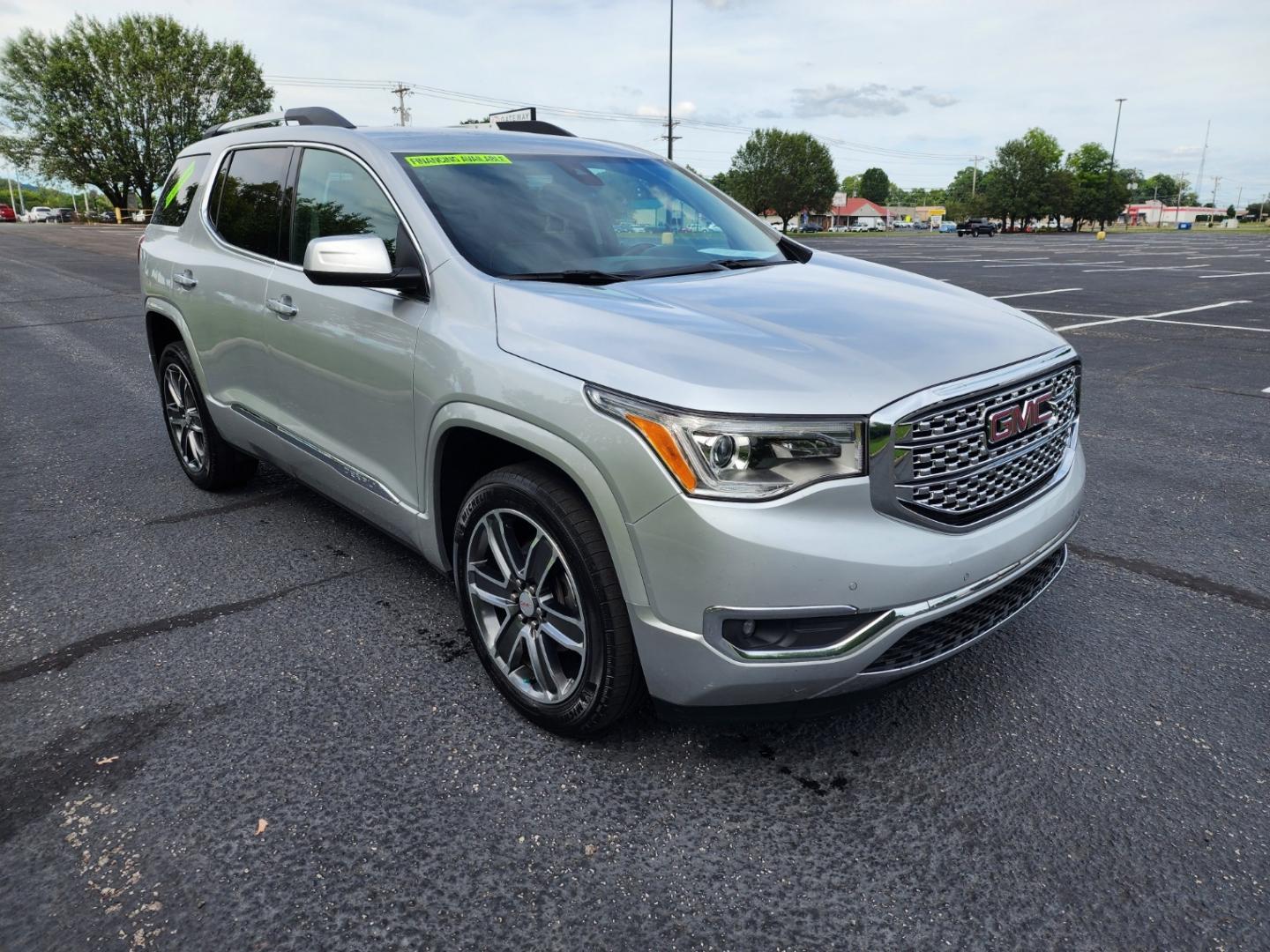 2017 Silver /Black GMC Acadia Denali FWD (1GKKNPLS7HZ) with an 2.5L L4 DOHC 16V engine, 6A transmission, located at 1221 Madison St., Shelbyville, TN, 37160, (931) 680-9439, 0.000000, 0.000000 - Photo#1
