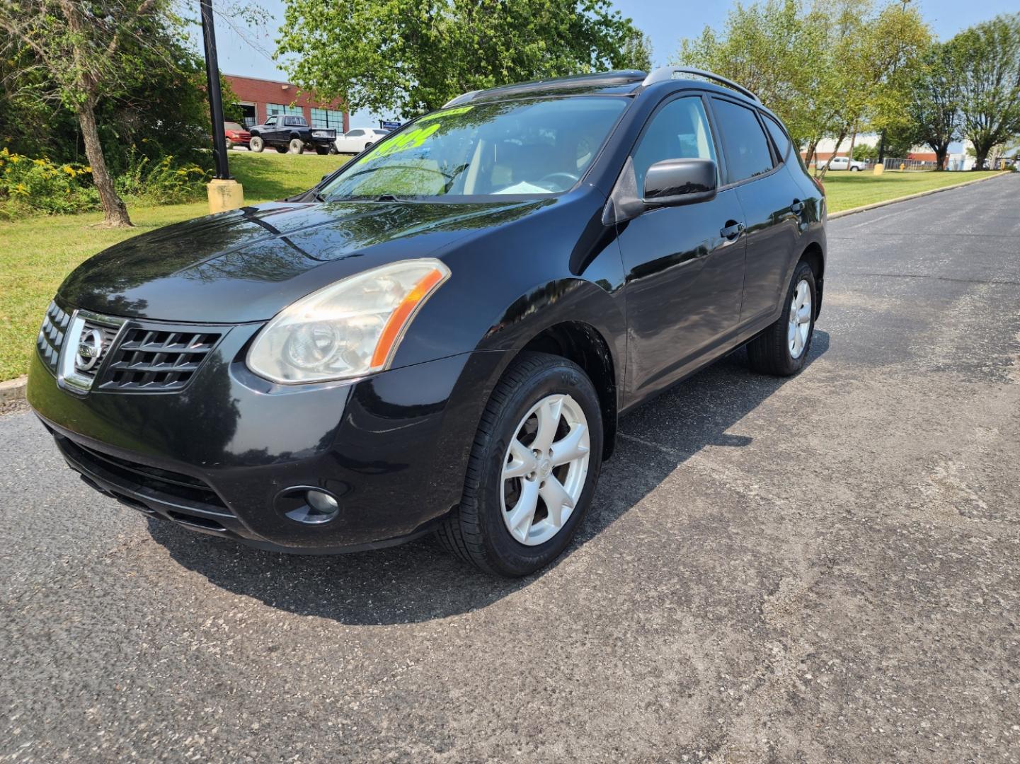 2008 BLACK /Black Nissan Rogue SL AWD (JN8AS58V28W) with an 2.5L L4 DOHC 16V engine, CVT transmission, located at 1221 Madison St., Shelbyville, TN, 37160, (931) 680-9439, 0.000000, 0.000000 - Photo#1