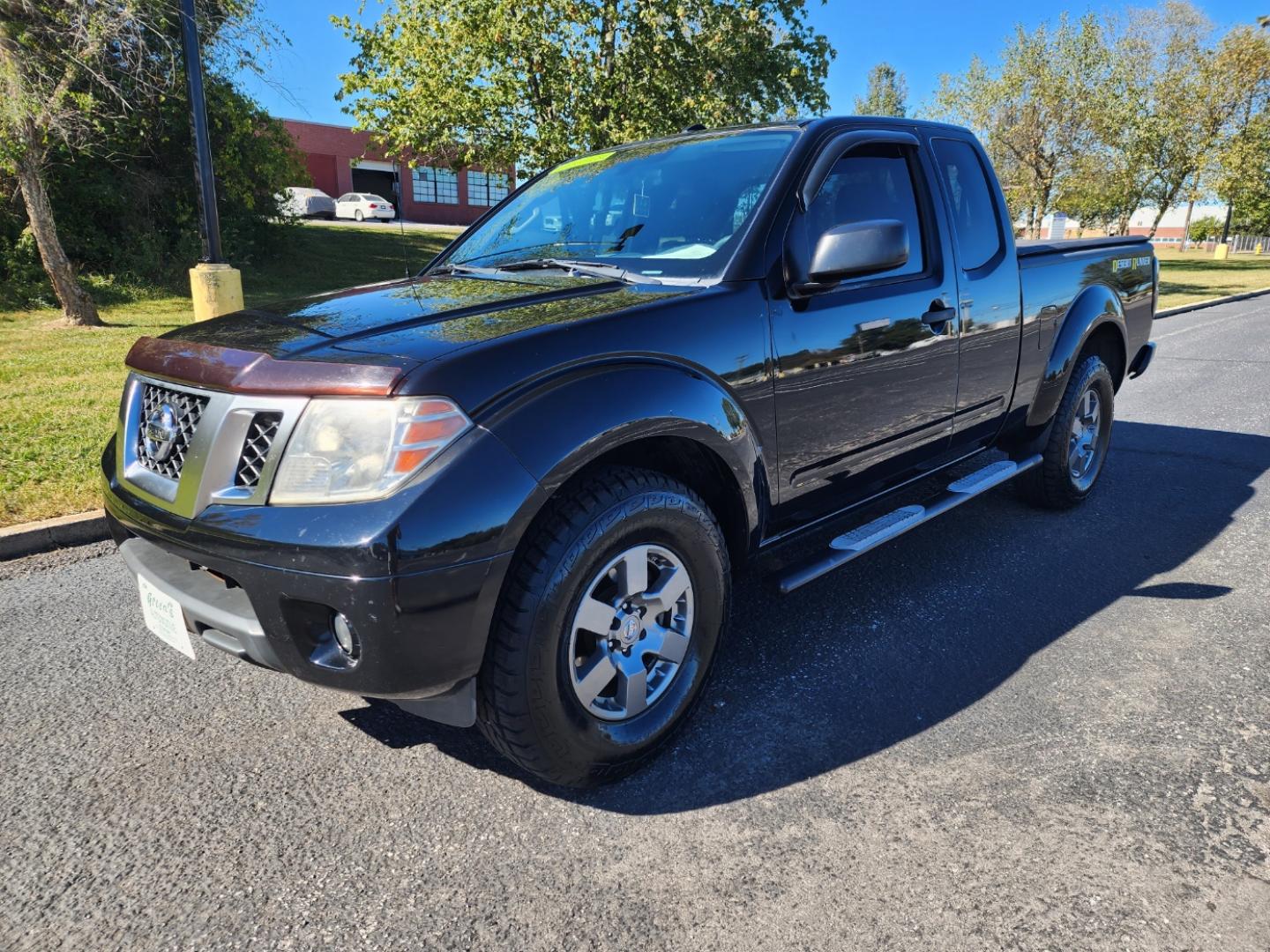 2013 BLACK /Gray Nissan Frontier SV V6 King Cab 2WD (1N6AD0CU7DN) with an 4.0L V6 DOHC 24V engine, 6-Speed Manual transmission, located at 1221 Madison St., Shelbyville, TN, 37160, (931) 680-9439, 0.000000, 0.000000 - Photo#0