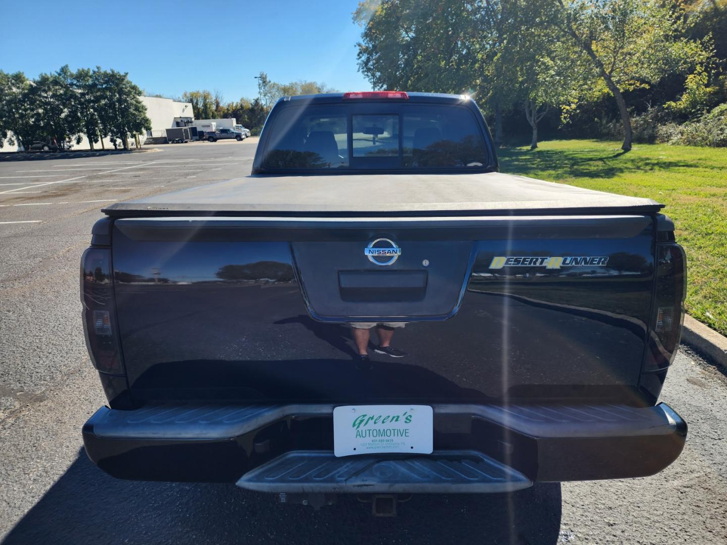 2013 BLACK /Gray Nissan Frontier SV V6 King Cab 2WD (1N6AD0CU7DN) with an 4.0L V6 DOHC 24V engine, 6-Speed Manual transmission, located at 1221 Madison St., Shelbyville, TN, 37160, (931) 680-9439, 0.000000, 0.000000 - Photo#3