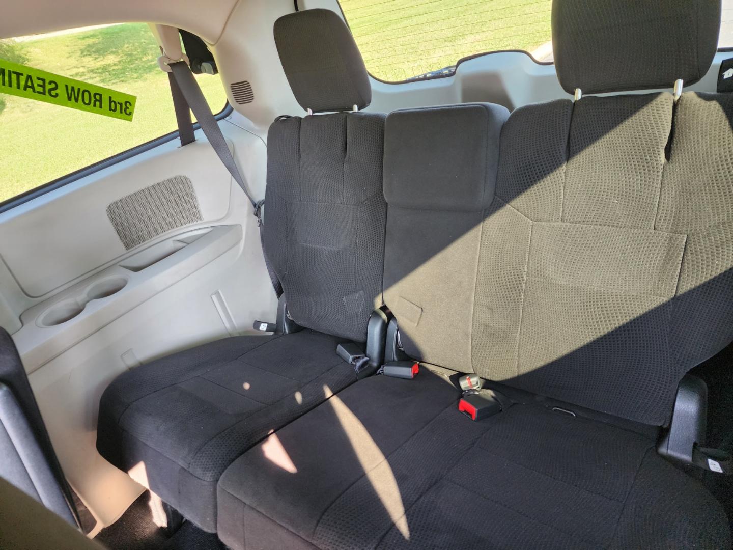 2013 Gold /Black Dodge Grand Caravan Crew (2C4RDGDG1DR) with an 3.6L V6 DOHC 24V engine, 6-Speed Automatic transmission, located at 1221 Madison St., Shelbyville, TN, 37160, (931) 680-9439, 0.000000, 0.000000 - Photo#4