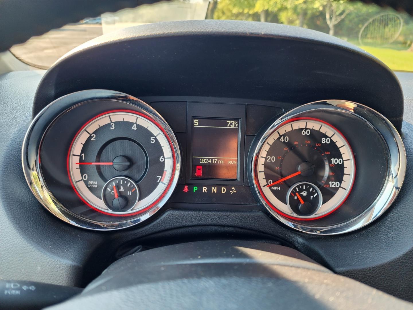 2013 Gold /Black Dodge Grand Caravan Crew (2C4RDGDG1DR) with an 3.6L V6 DOHC 24V engine, 6-Speed Automatic transmission, located at 1221 Madison St., Shelbyville, TN, 37160, (931) 680-9439, 0.000000, 0.000000 - Photo#9