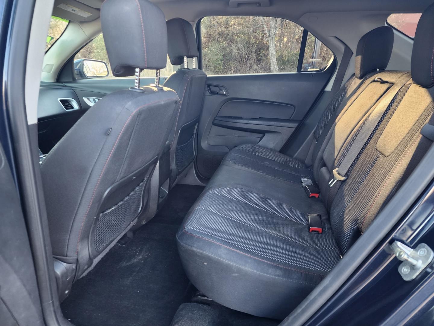2015 Blue /Black Chevrolet Equinox 2LT 2WD (2GNALCEK3F6) with an 2.4L L4 DOHC 16V FFV engine, 6-Speed Automatic transmission, located at 1221 Madison St., Shelbyville, TN, 37160, (931) 680-9439, 0.000000, 0.000000 - Photo#4