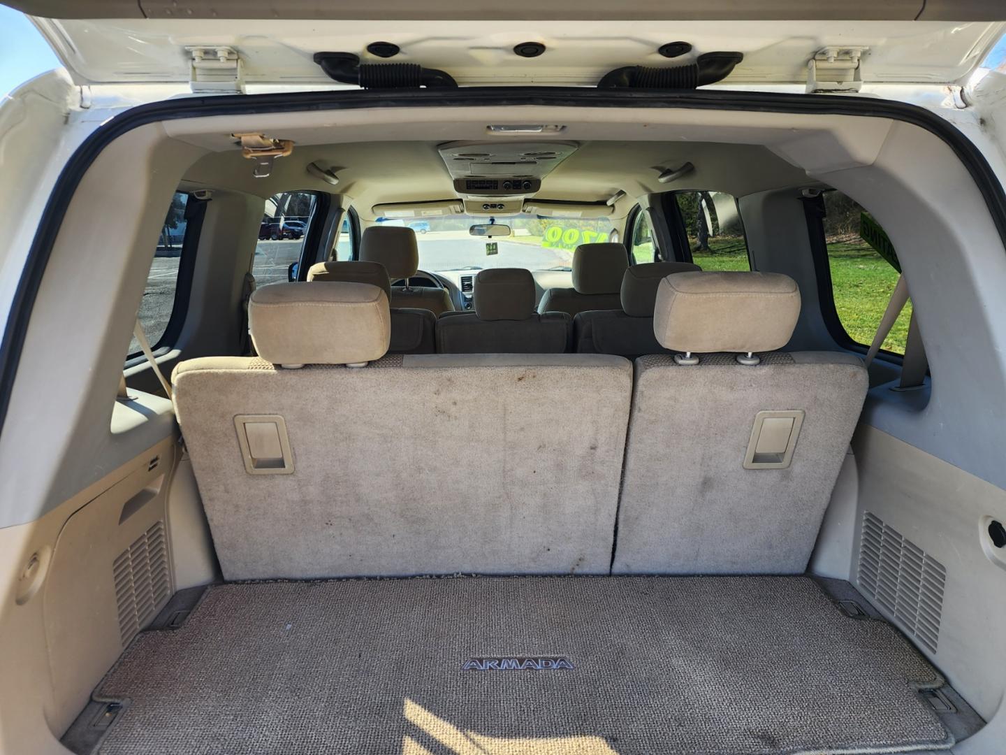 2008 WHITE /Beige Nissan Armada SE 2WD (5N1AA08D18N) with an 5.6L V8 DOHC 32V engine, 5-Speed Automatic Overdrive transmission, located at 1221 Madison St., Shelbyville, TN, 37160, (931) 680-9439, 0.000000, 0.000000 - Photo#3