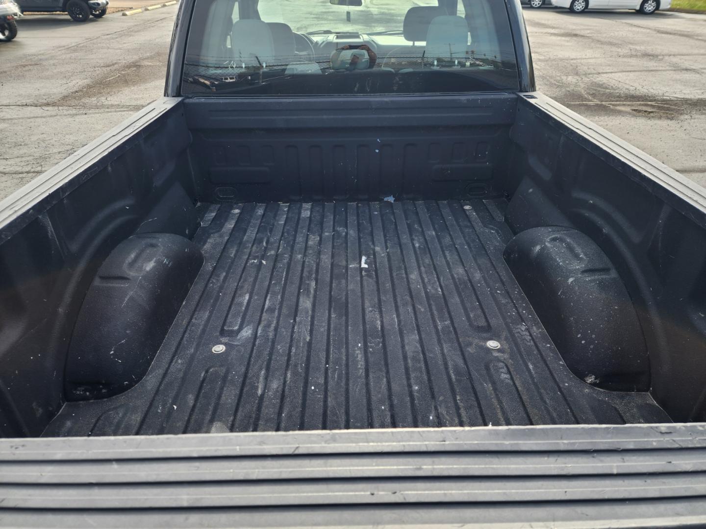 2018 BLACK /Gray Ford F-150 XL SuperCab 6.5-ft. Bed 2WD (1FTEX1CP8JK) with an 2.7L V6 DOHC 24V engine, 6A transmission, located at 1221 Madison St., Shelbyville, TN, 37160, (931) 680-9439, 0.000000, 0.000000 - Photo#3