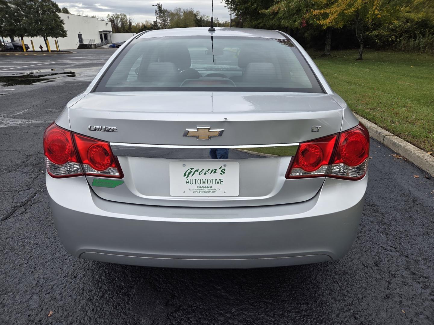 2011 Silver /Gray Chevrolet Cruze 1LT (1G1PE5S99B7) with an 1.4L L4 DOHC 16V engine, 6-Speed Automatic transmission, located at 1221 Madison St., Shelbyville, TN, 37160, (931) 680-9439, 0.000000, 0.000000 - Photo#2
