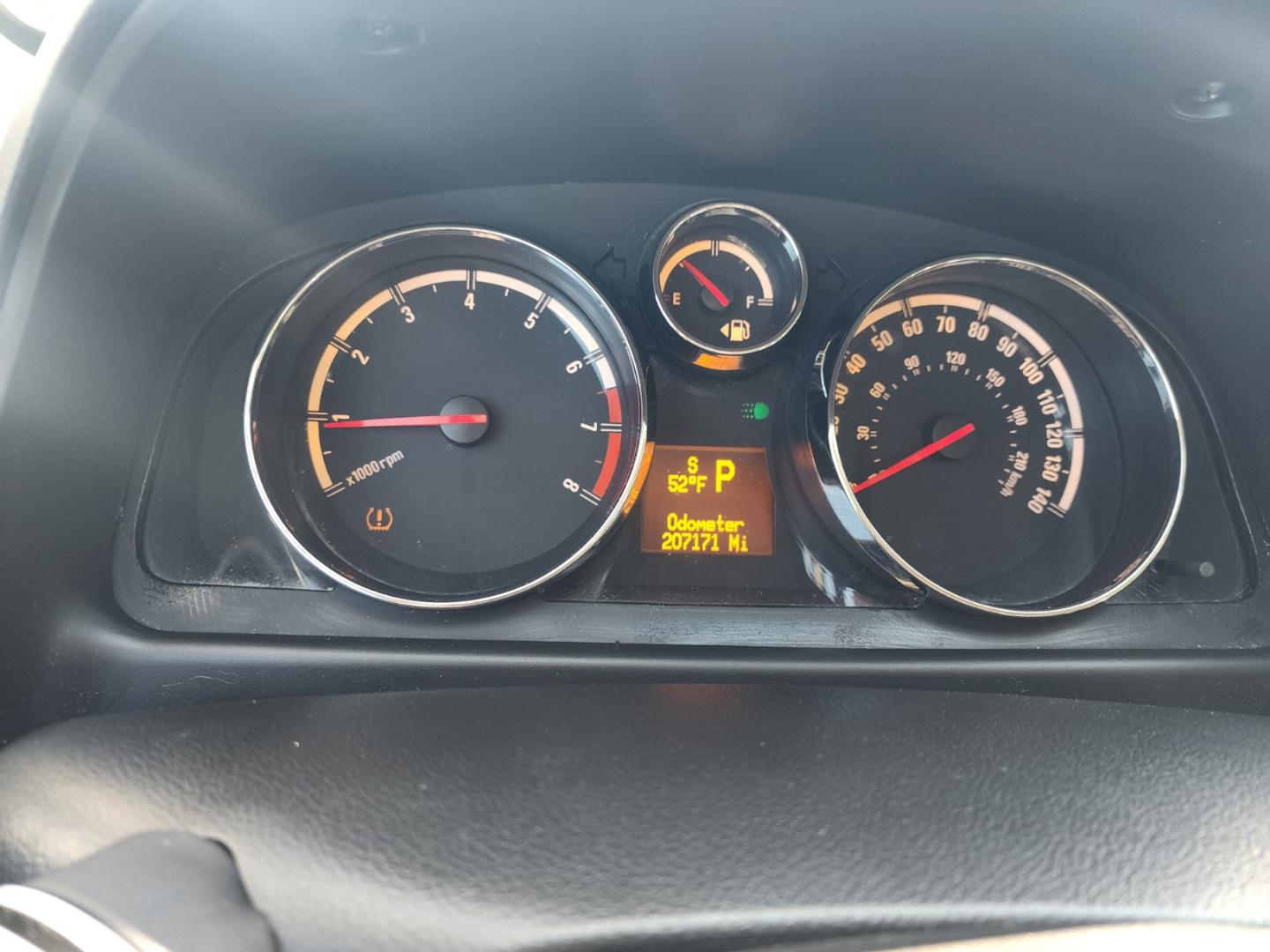 2009 WHITE /Gray Saturn VUE FWD XE (3GSCL33P29S) with an 2.4L L4 DOHC 16V engine, 4-Speed Automatic Overdrive transmission, located at 1221 Madison St., Shelbyville, TN, 37160, (931) 680-9439, 0.000000, 0.000000 - Photo#7