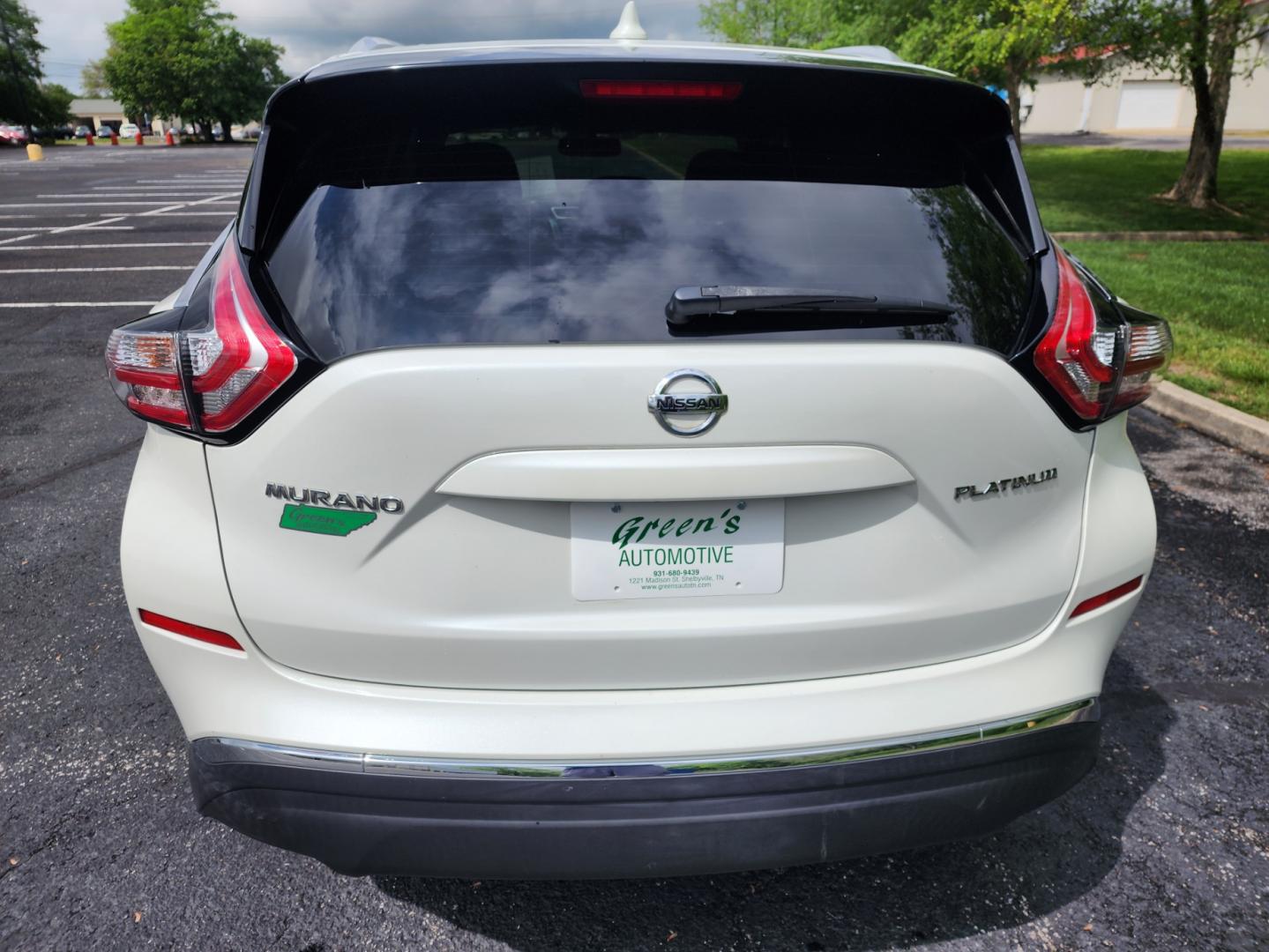 2017 WHITE /Brown Nissan Murano Platinum FWD (5N1AZ2MG1HN) with an 3.5L V6 DOHC 24V engine, CVT transmission, located at 1221 Madison St., Shelbyville, TN, 37160, (931) 680-9439, 0.000000, 0.000000 - Photo#2