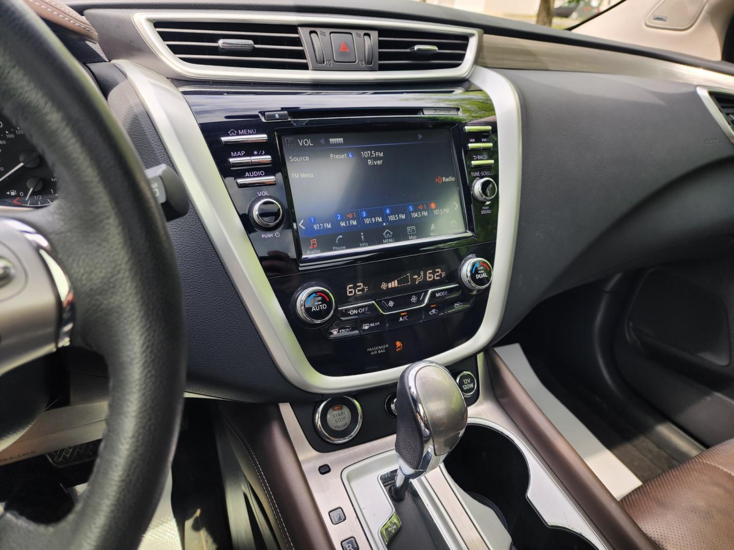 2017 WHITE /Brown Nissan Murano Platinum FWD (5N1AZ2MG1HN) with an 3.5L V6 DOHC 24V engine, CVT transmission, located at 1221 Madison St., Shelbyville, TN, 37160, (931) 680-9439, 0.000000, 0.000000 - Photo#8