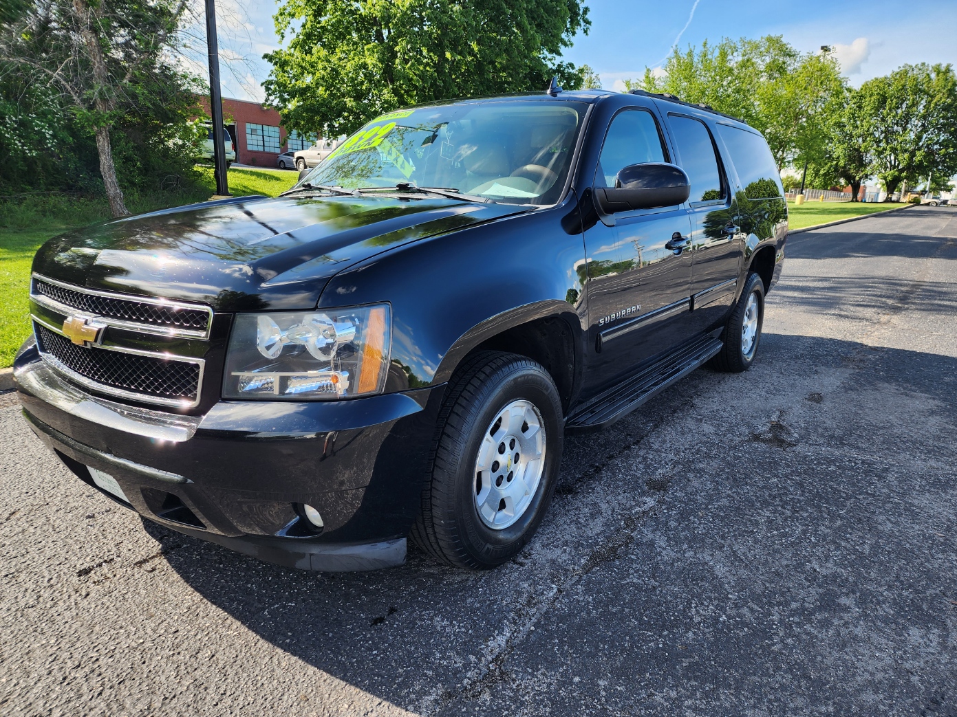 photo of 2011 Chevrolet Suburban LT 1500 4WD