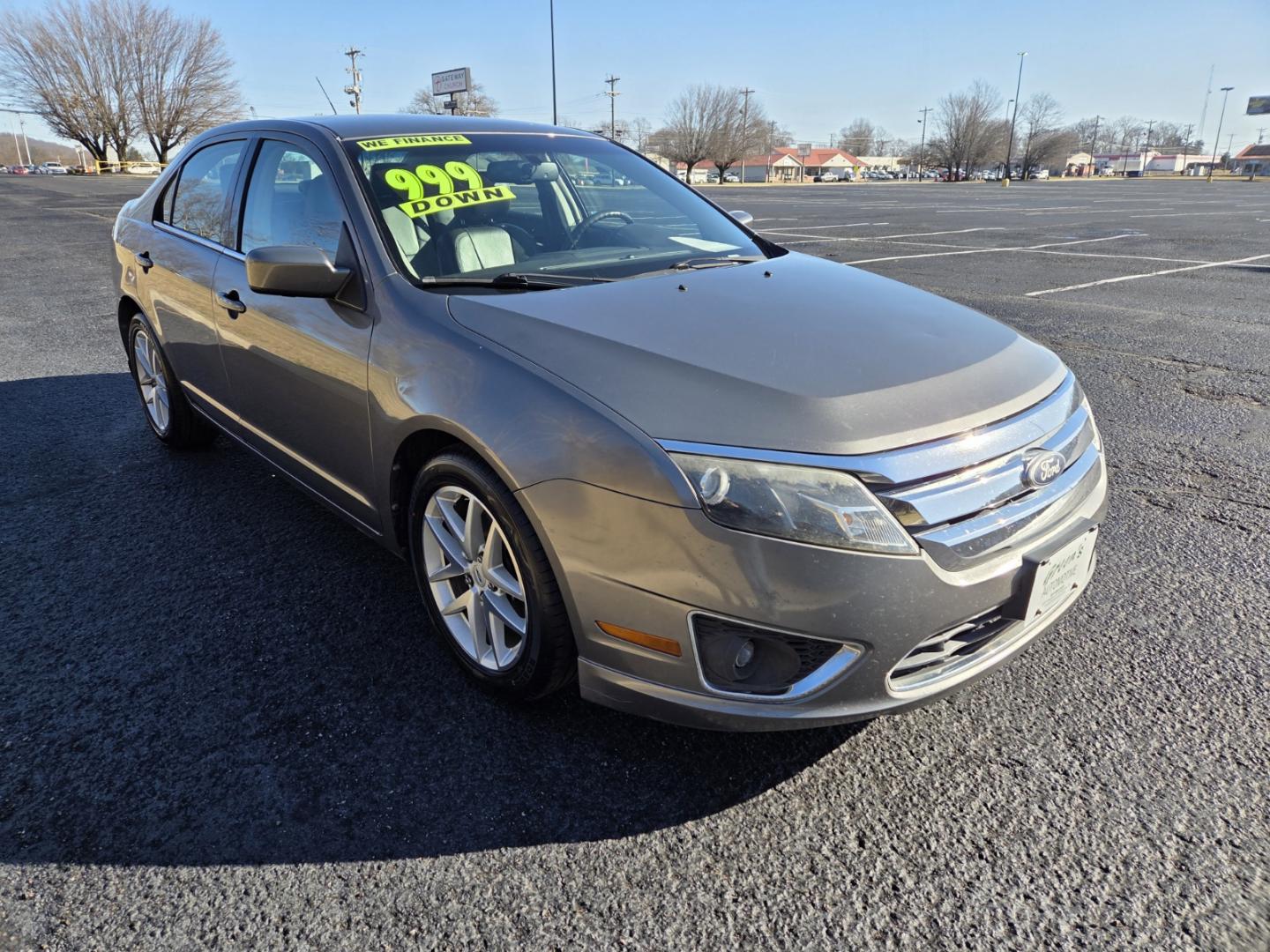 2011 Gray /Black Ford Fusion I4 SEL (3FAHP0JA5BR) with an 2.5L L4 DOHC 16V engine, Automatic transmission, located at 1221 Madison St., Shelbyville, TN, 37160, (931) 680-9439, 0.000000, 0.000000 - Photo#1