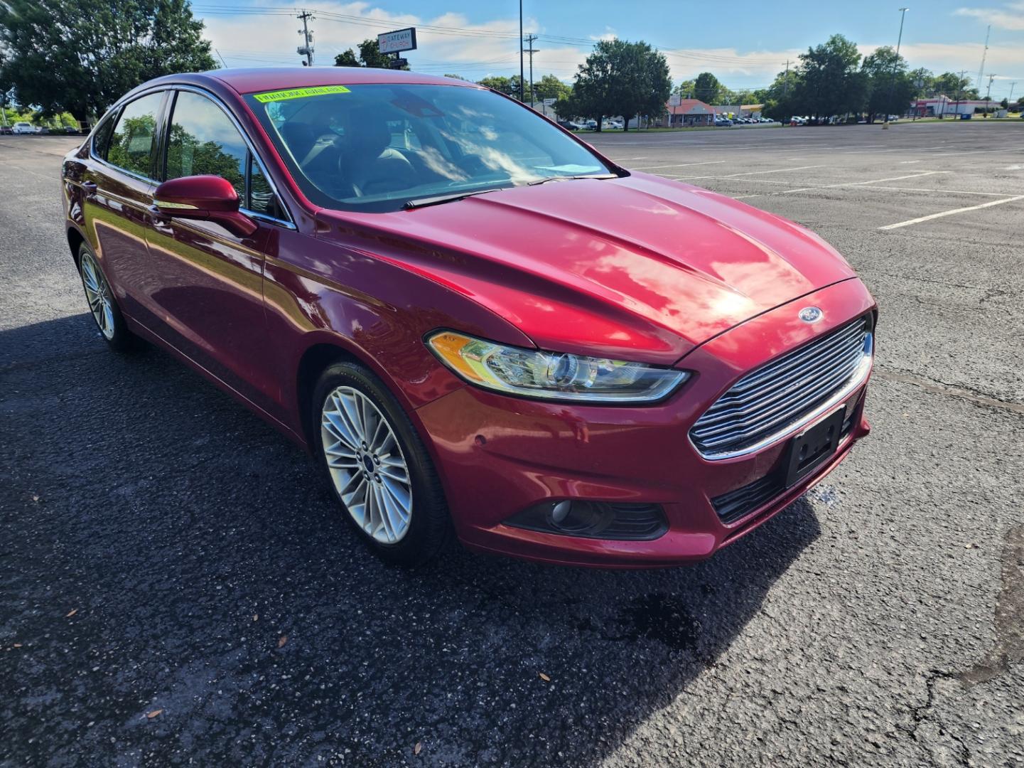2014 RED /Black Ford Fusion SE (3FA6P0H90ER) with an 2.0L L4 DOHC 16V engine, Automatic transmission, located at 1221 Madison St., Shelbyville, TN, 37160, (931) 680-9439, 0.000000, 0.000000 - Photo#1