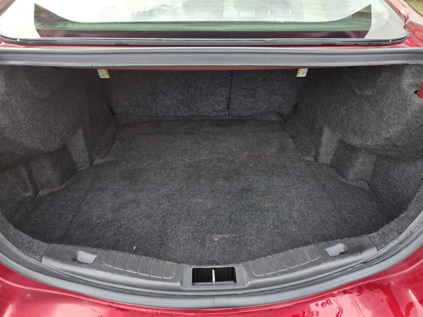 2014 RED /Black Ford Fusion SE (3FA6P0H90ER) with an 2.0L L4 DOHC 16V engine, Automatic transmission, located at 1221 Madison St., Shelbyville, TN, 37160, (931) 680-9439, 0.000000, 0.000000 - Photo#3